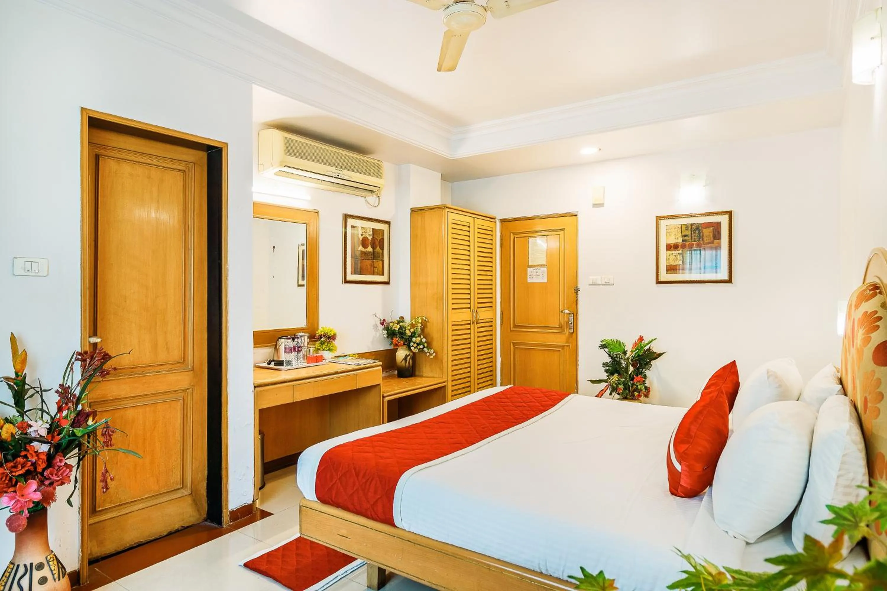 Photo of the whole room, Bed in Octave Crystal Heights