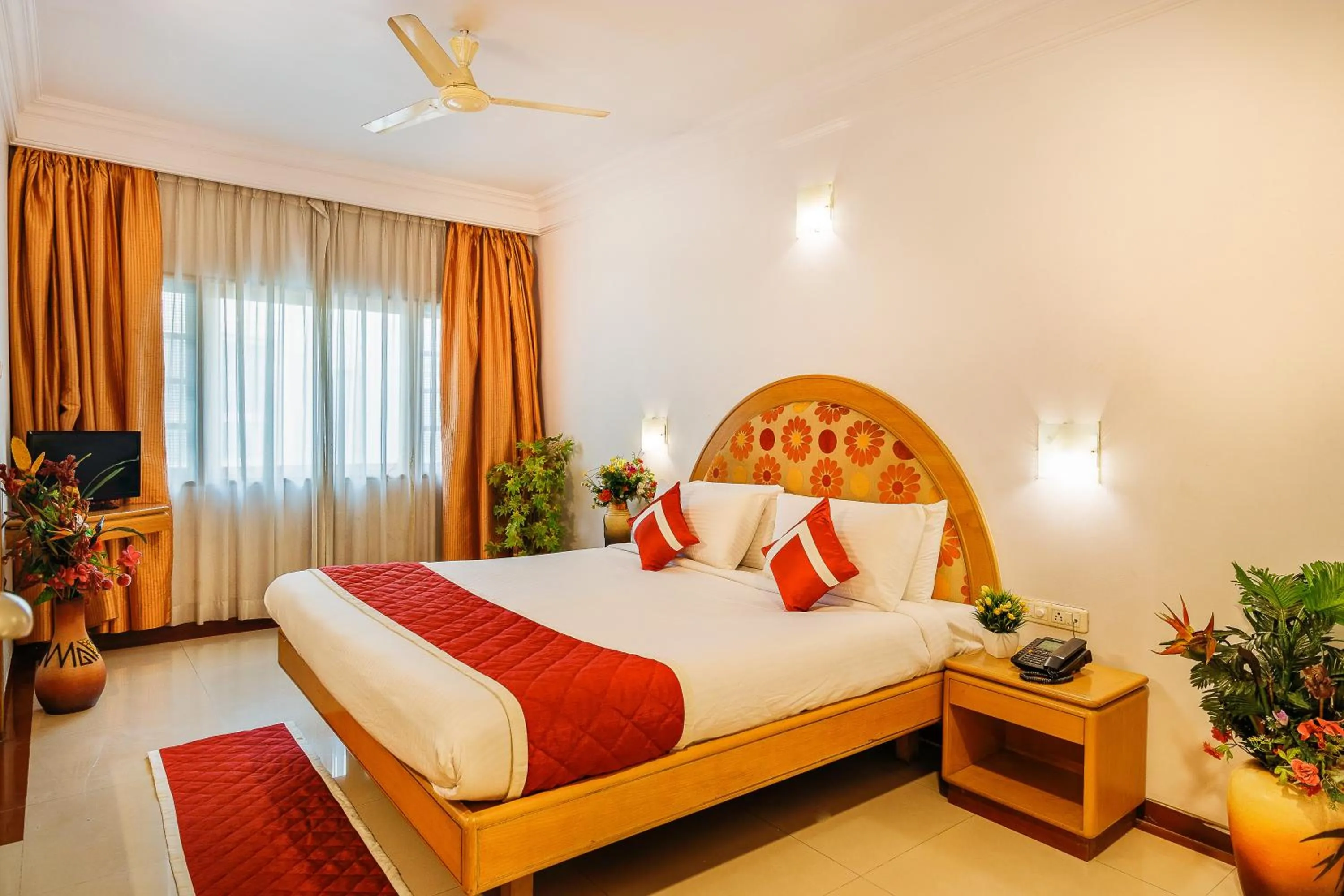 Photo of the whole room, Bed in Octave Crystal Heights