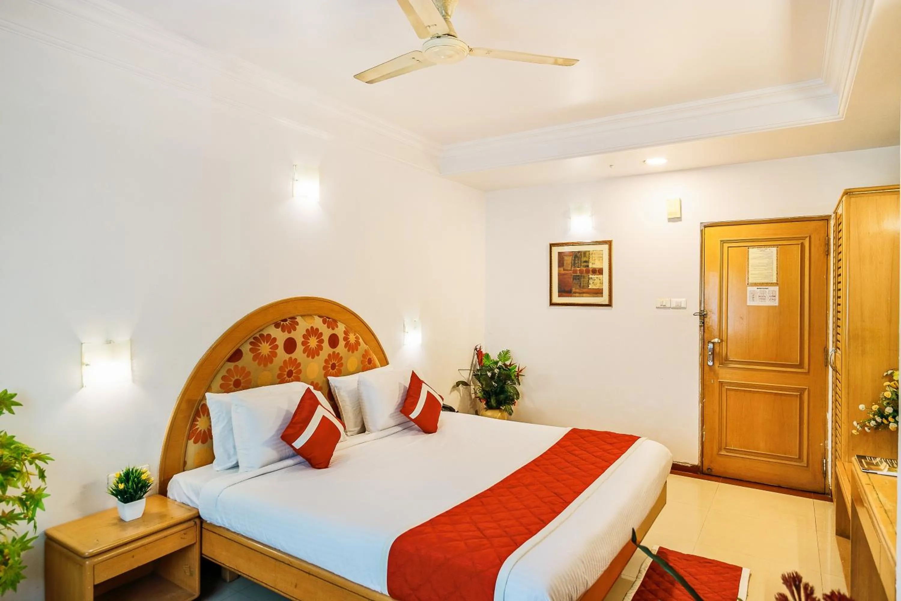 Photo of the whole room, Bed in Octave Crystal Heights