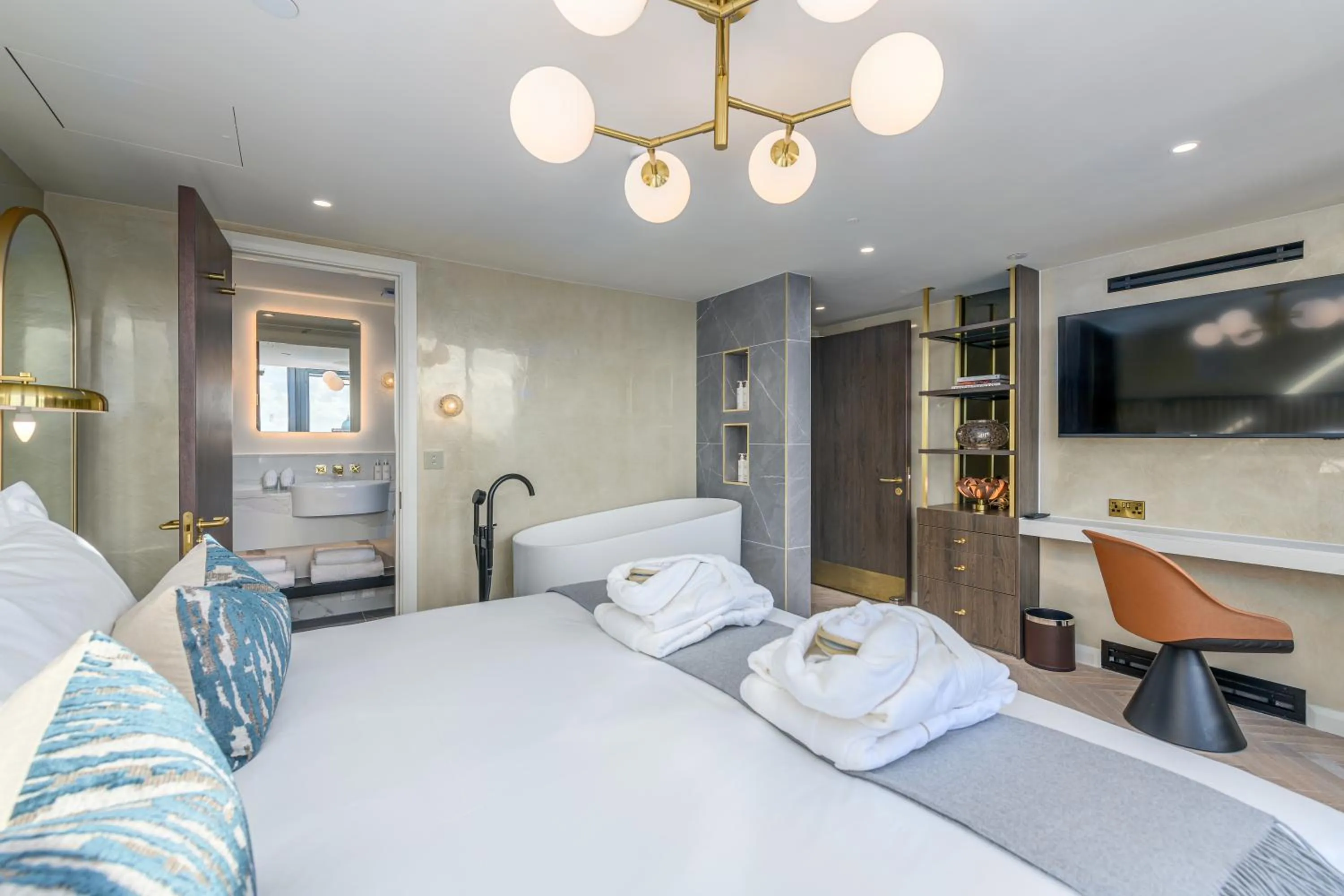 Bedroom, Bed in RÌGH Residences - George Street