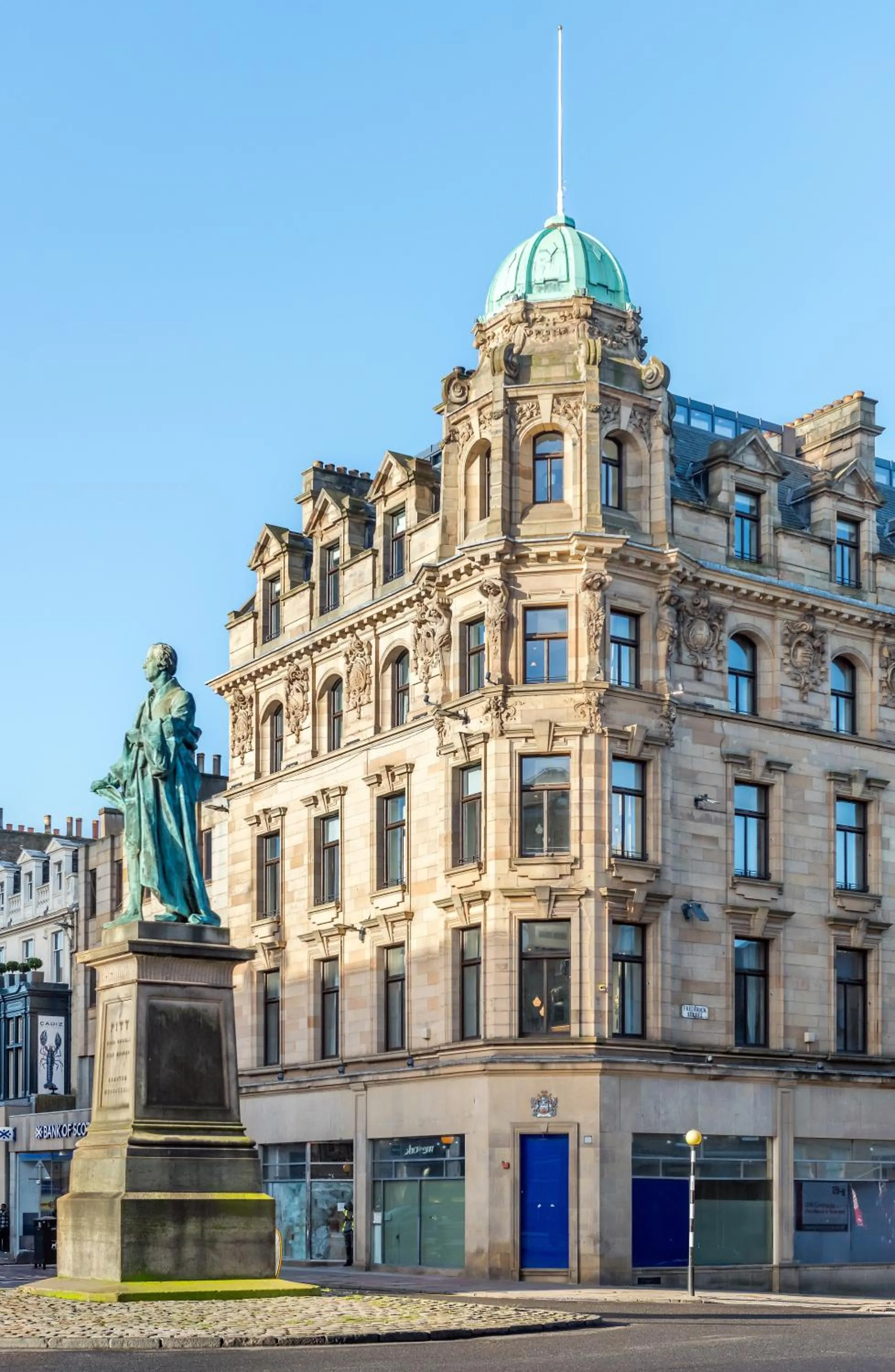 Property building in RÌGH Residences - George Street