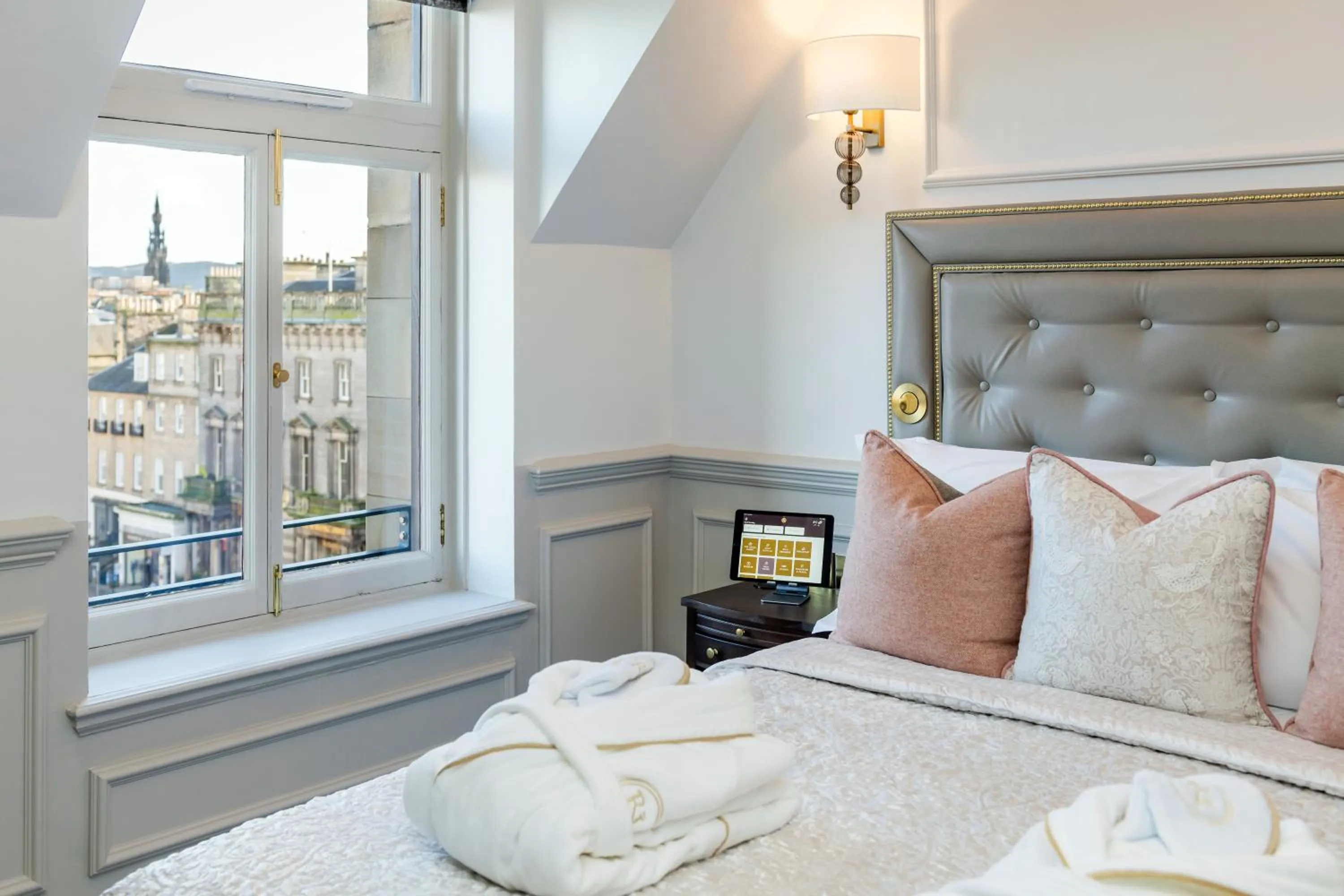 Bed in RÌGH Residences - George Street