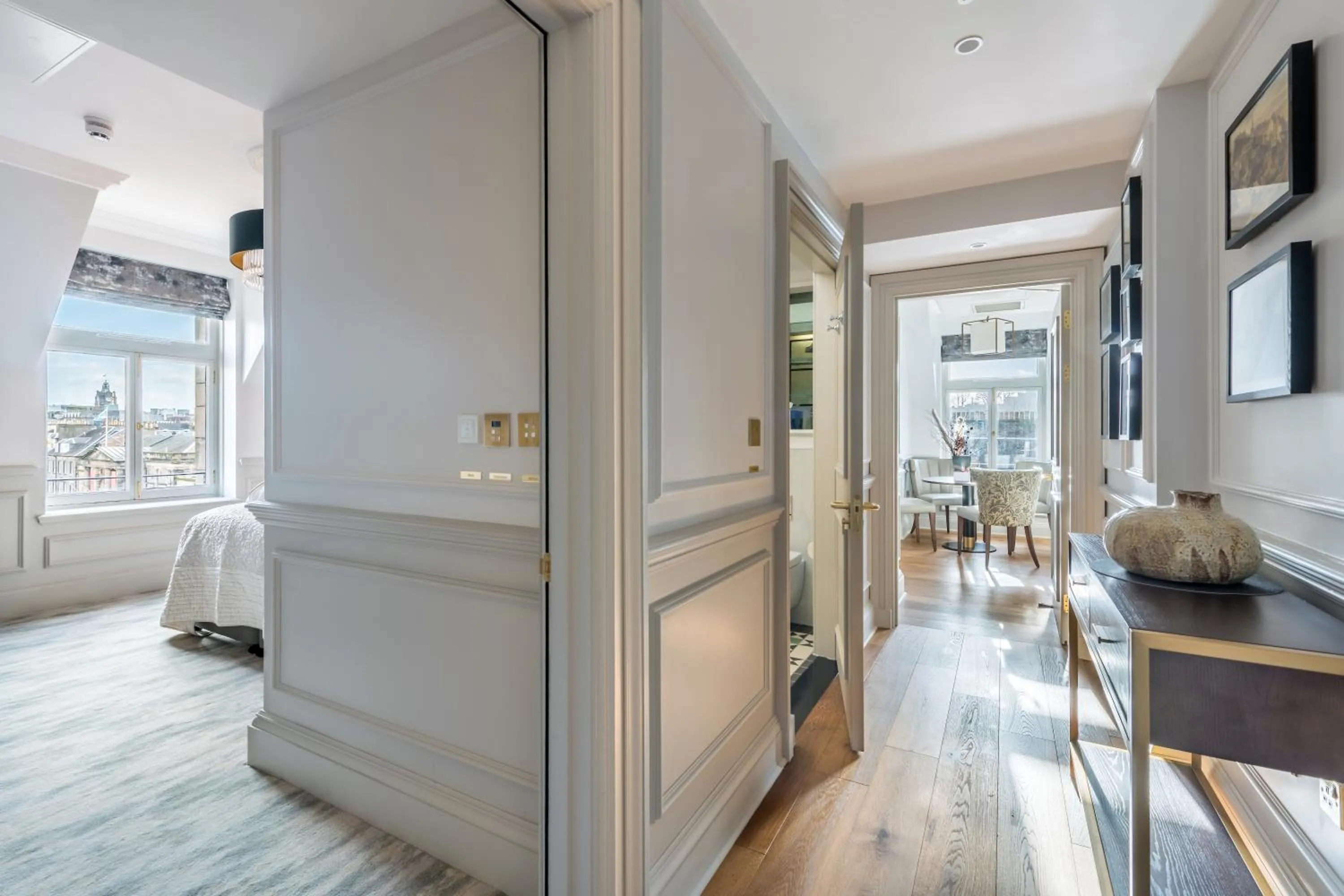 Seating area, Bed in RÌGH Residences - George Street