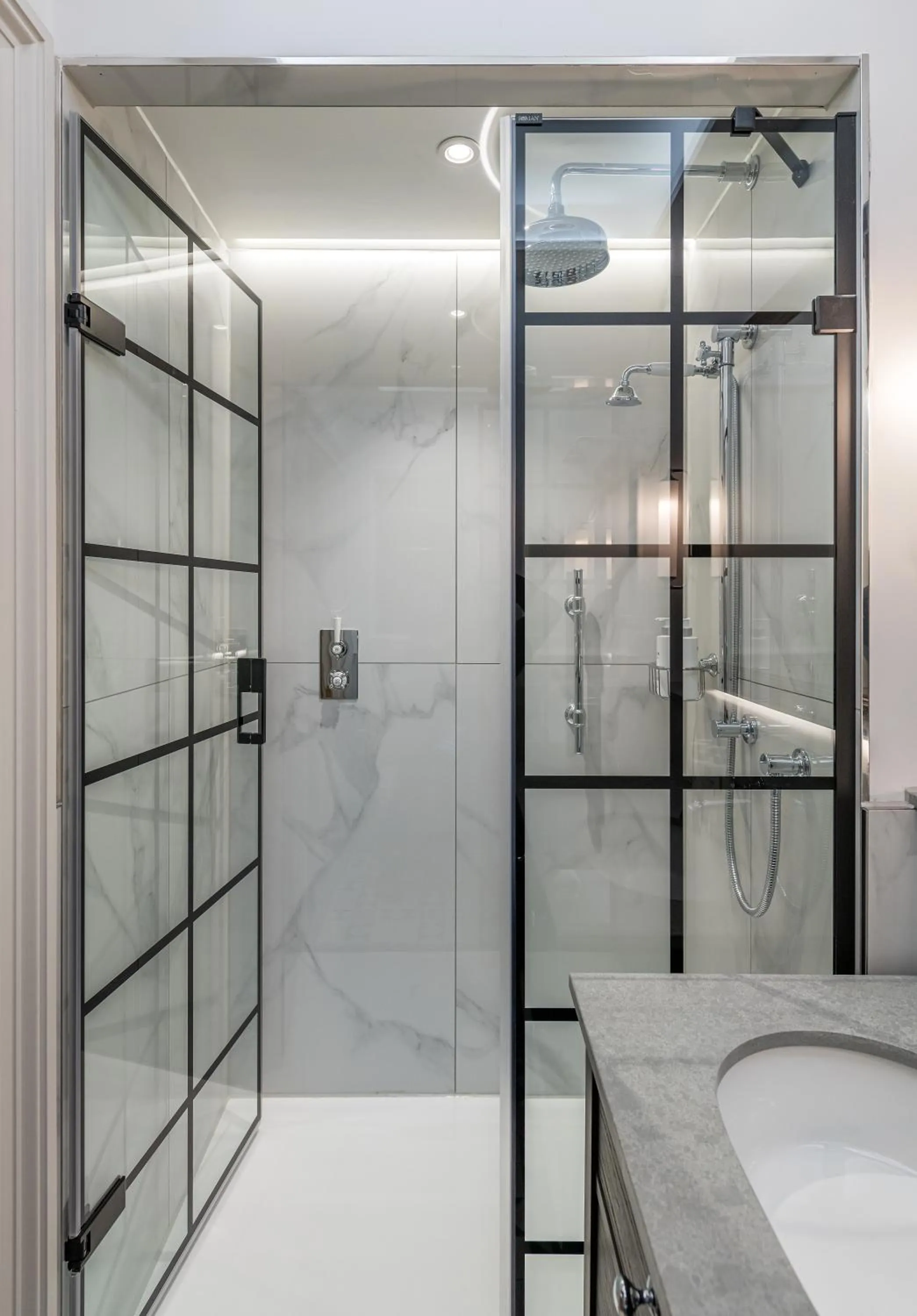 Shower in RÌGH Residences - George Street