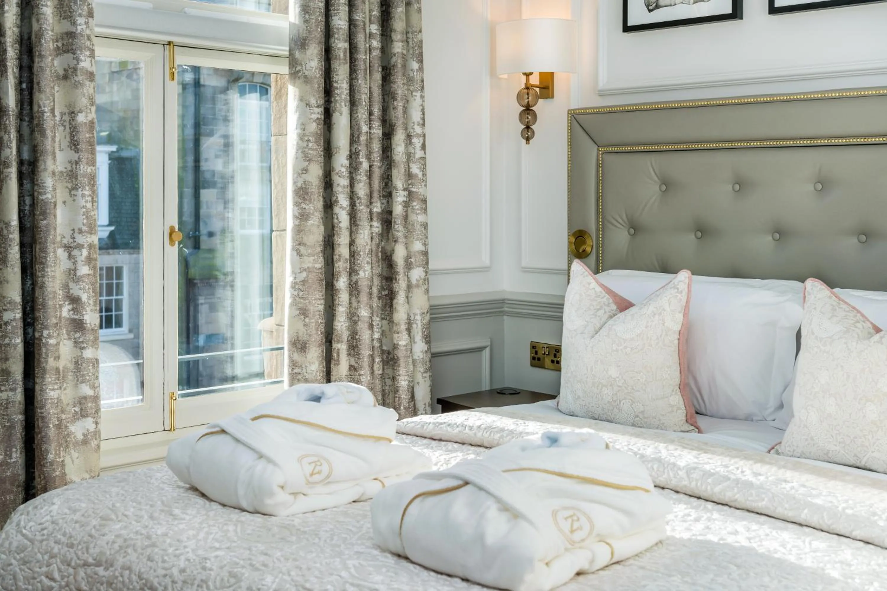 Bedroom, Bed in RÌGH Residences - George Street