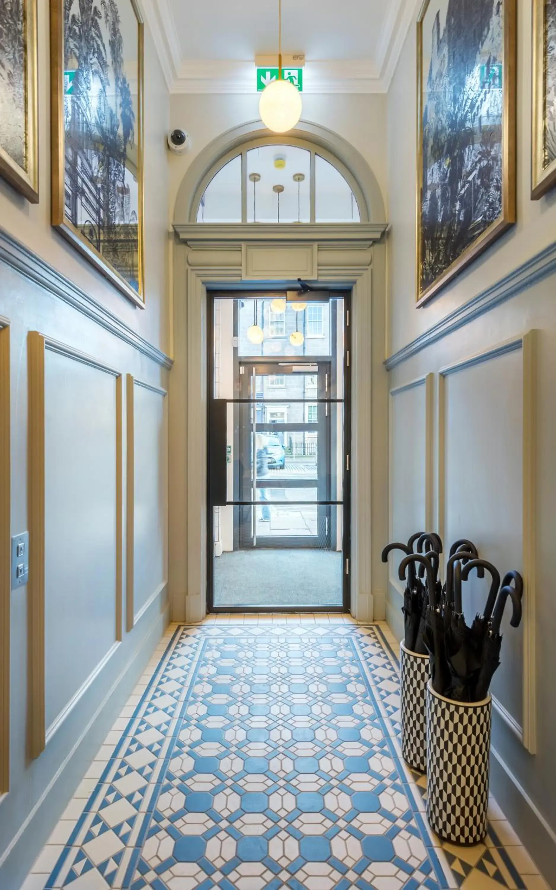 Facade/entrance in RÌGH Residences - George Street Facade/entrance in RÌGH Residences - George Street