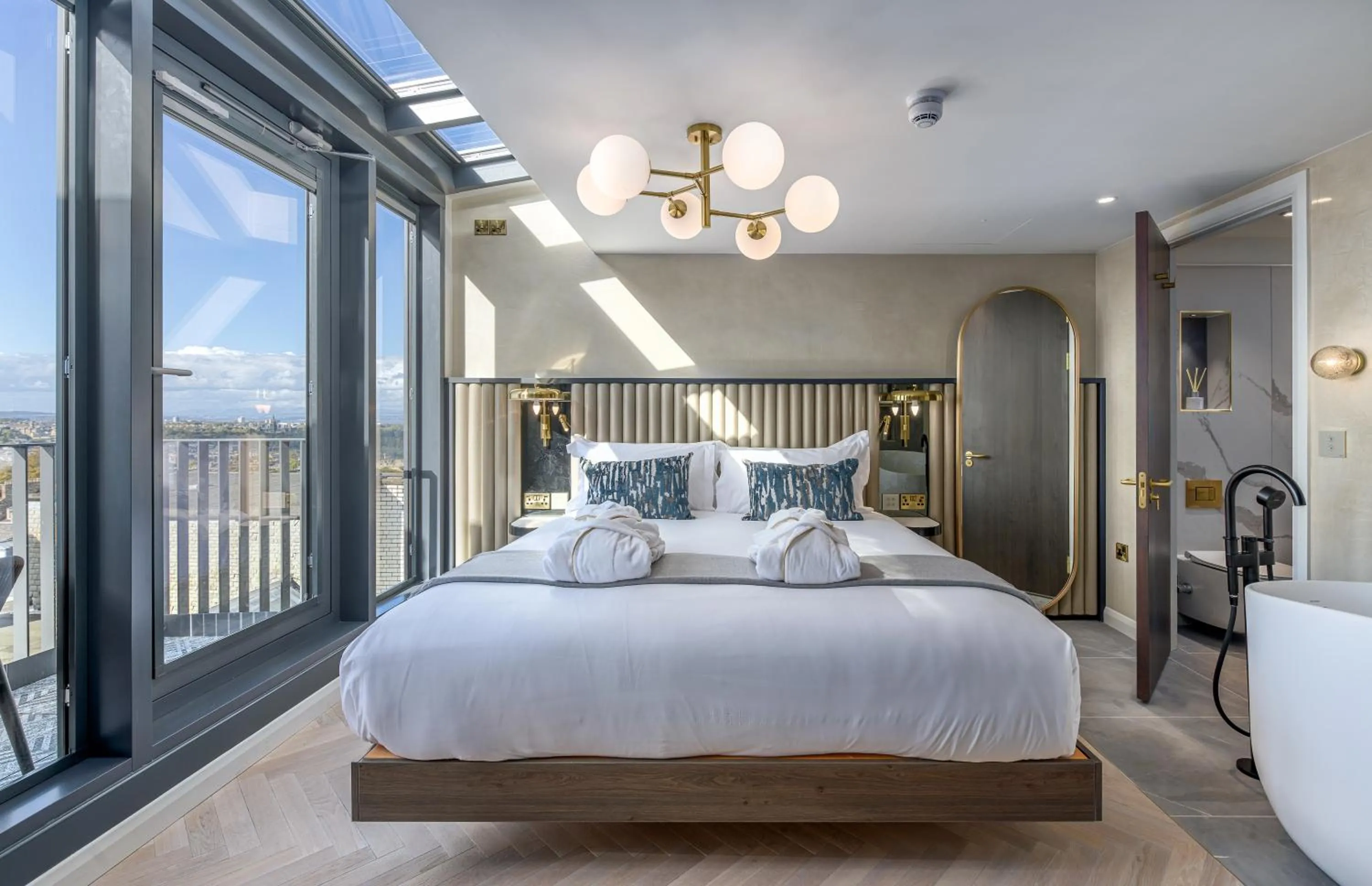 Bedroom, Bed in RÌGH Residences - George Street