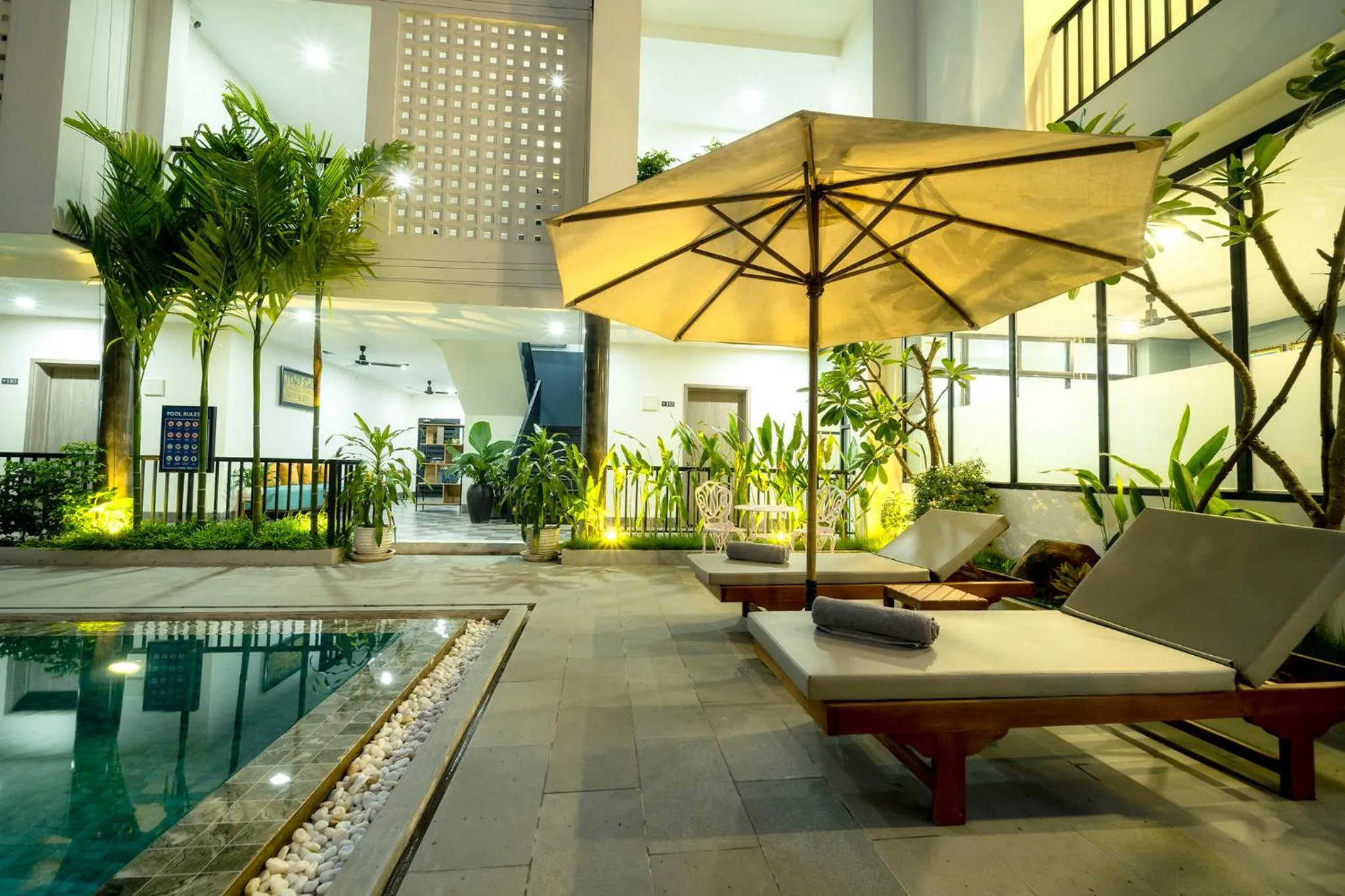 Swimming pool in LH Residence 752