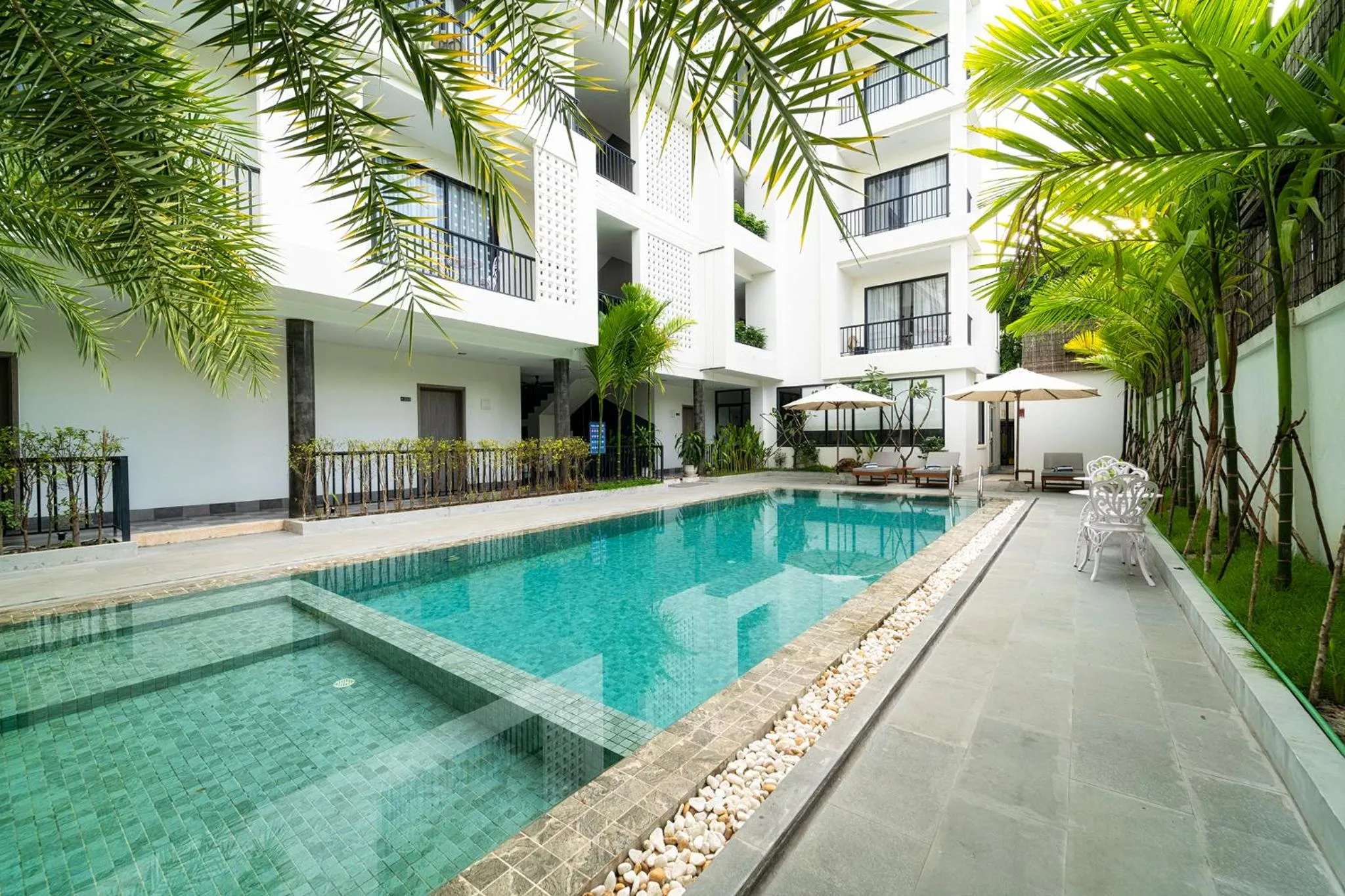 Swimming pool in LH Residence 752