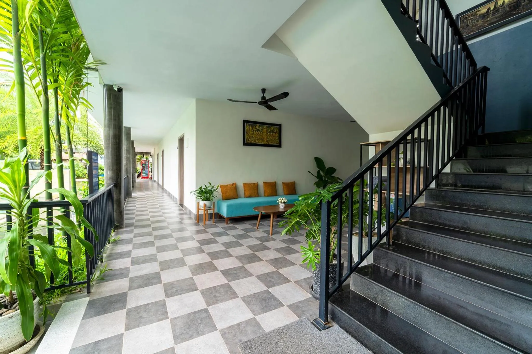 Seating area in LH Residence 752