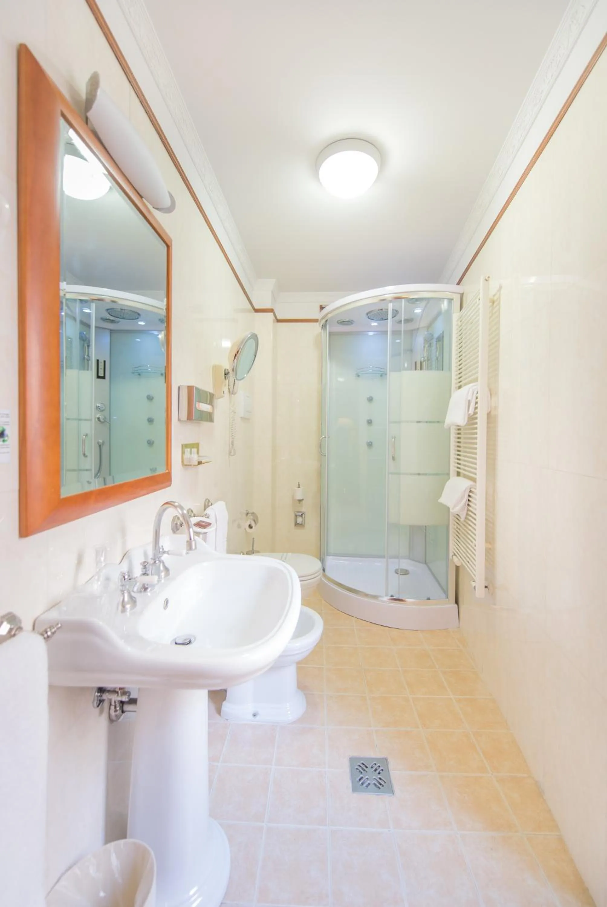 Bathroom in Strozzi Palace Hotel