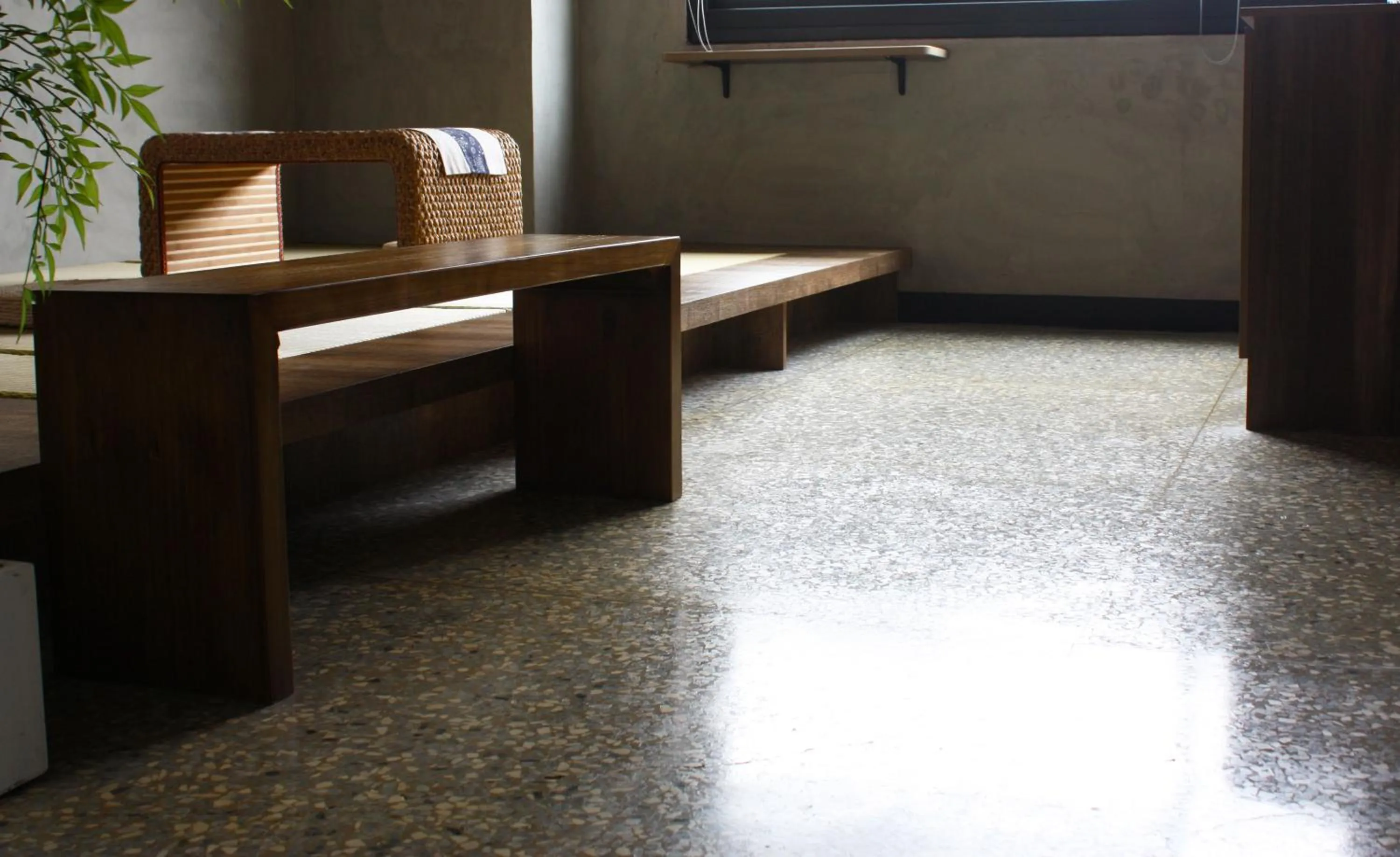 Decorative detail in The Retro Tai-Pan