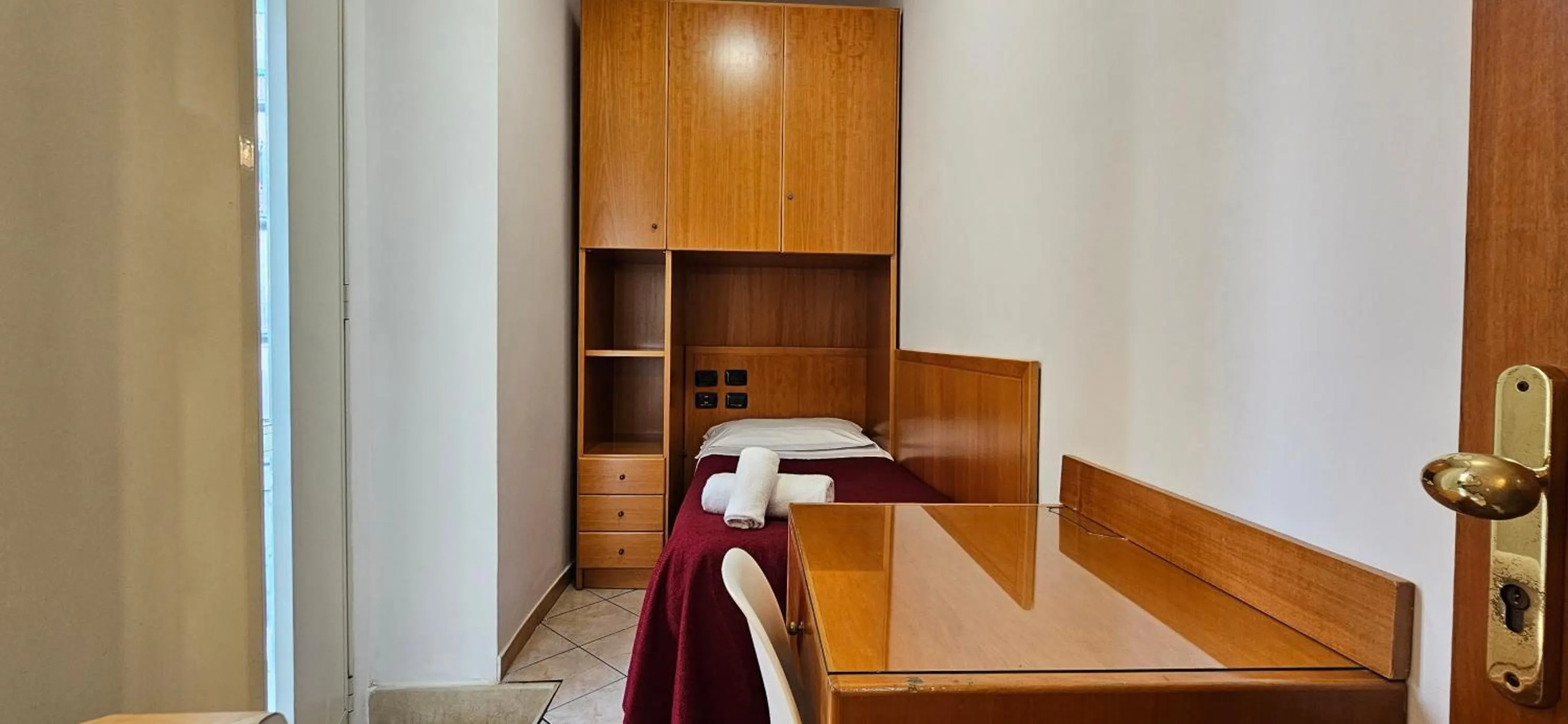 Bed in Hotel Zara Napoli