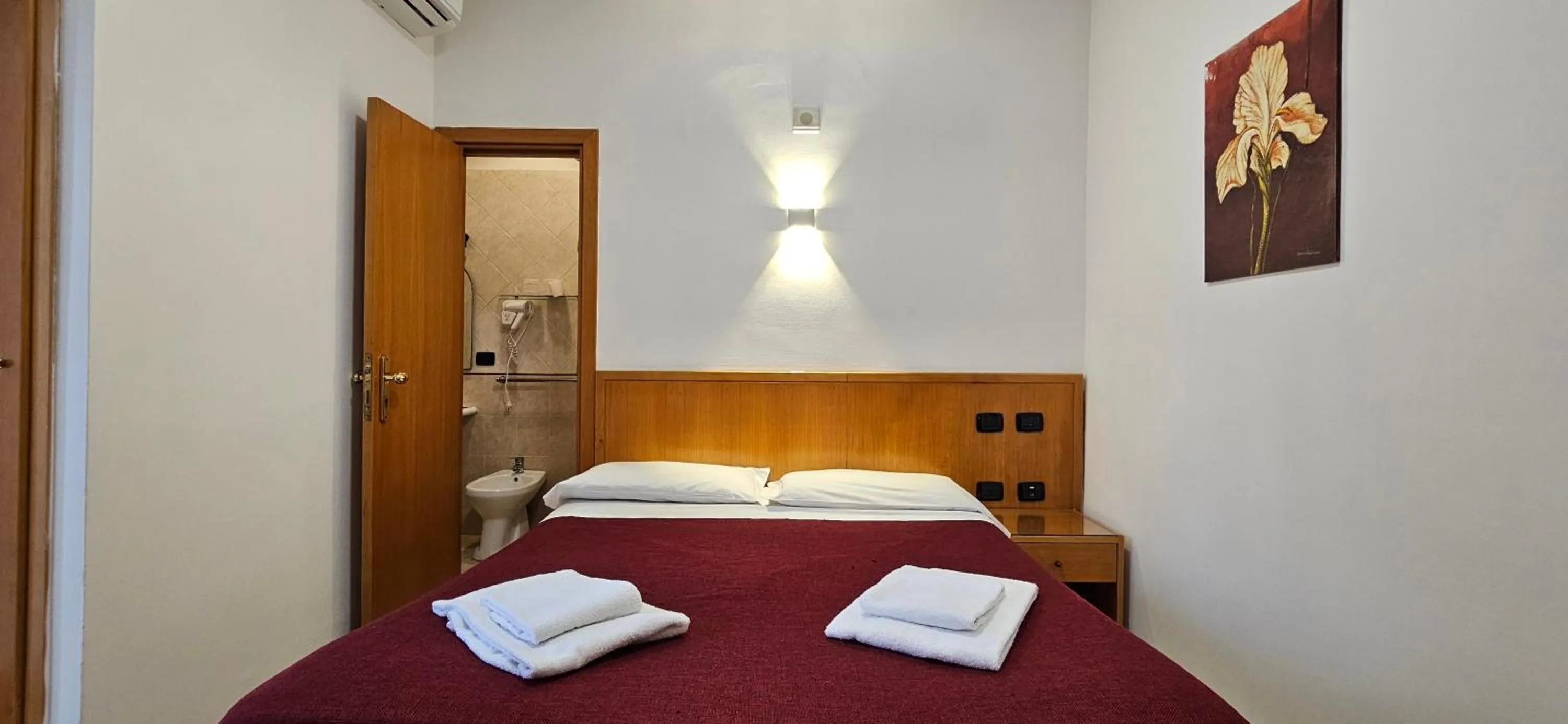 Bed in Hotel Zara Napoli