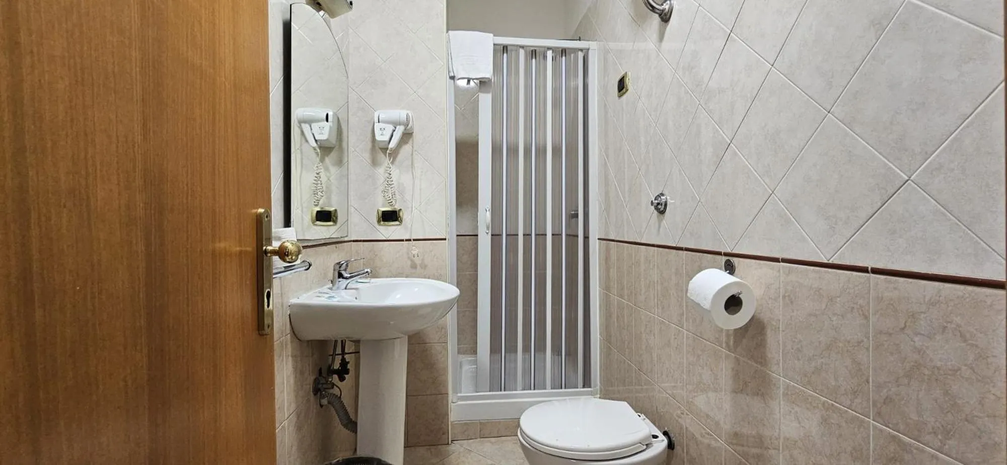 Shower in Hotel Zara Napoli