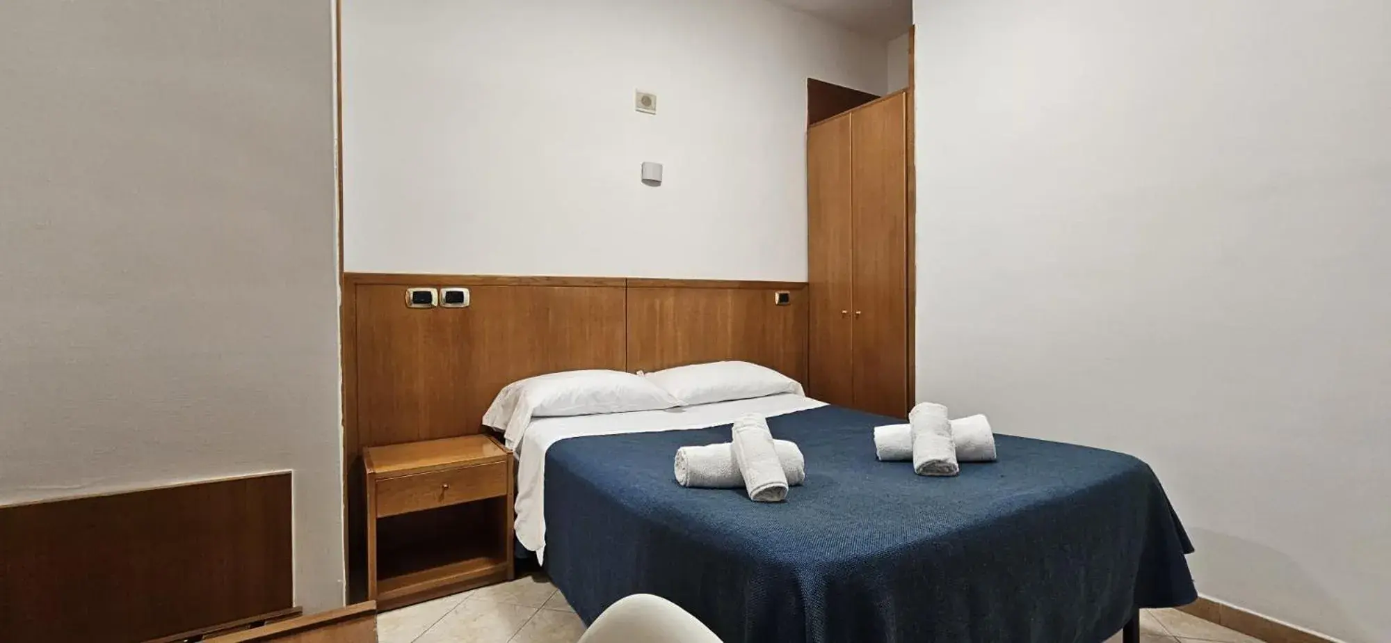 Bedroom, Bed in Hotel Zara Napoli Bedroom, Bed in Hotel Zara Napoli