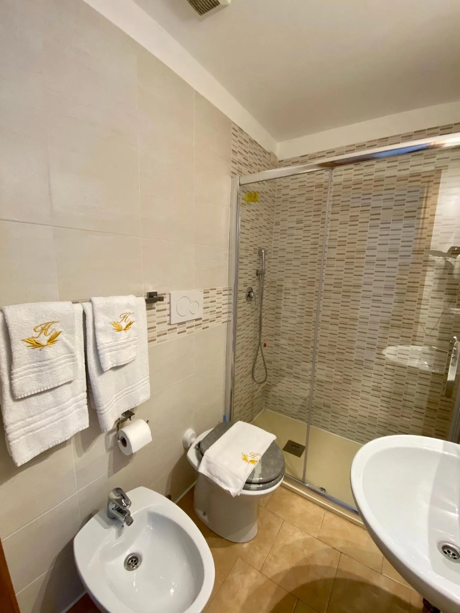 Bathroom in Hotel Atena