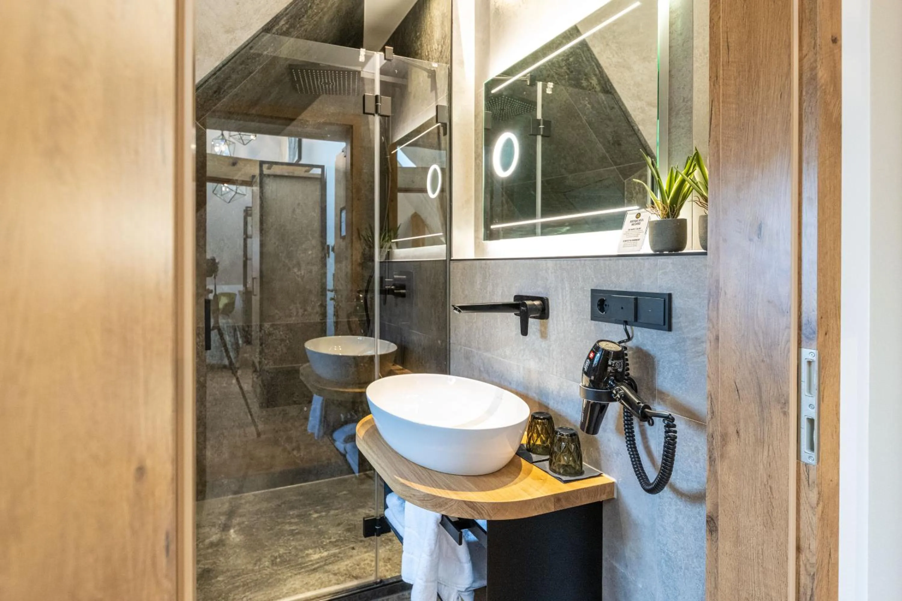 Shower in Boutique Hotel Melchers