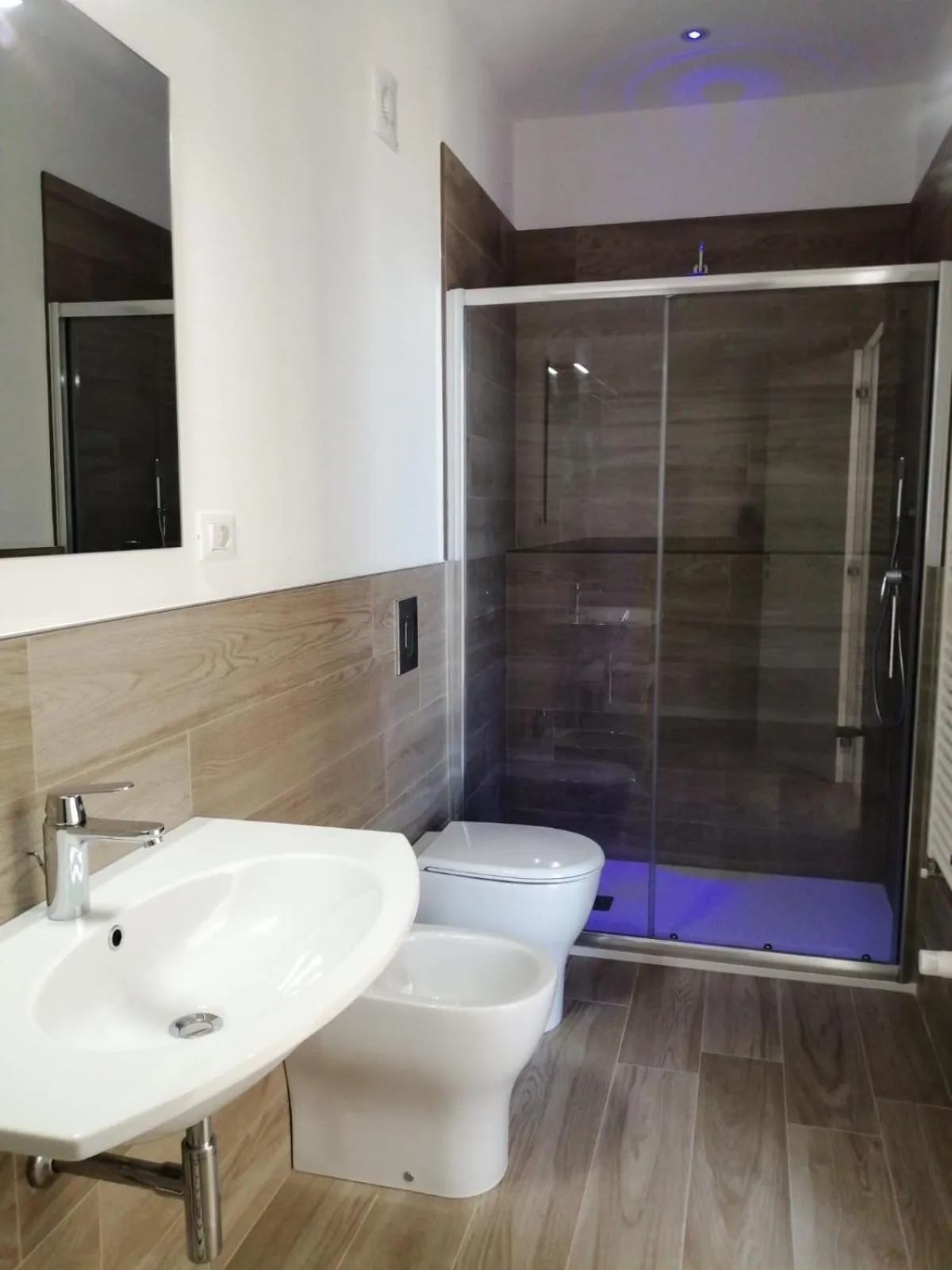 Shower in AMARE Bed & Breakfast