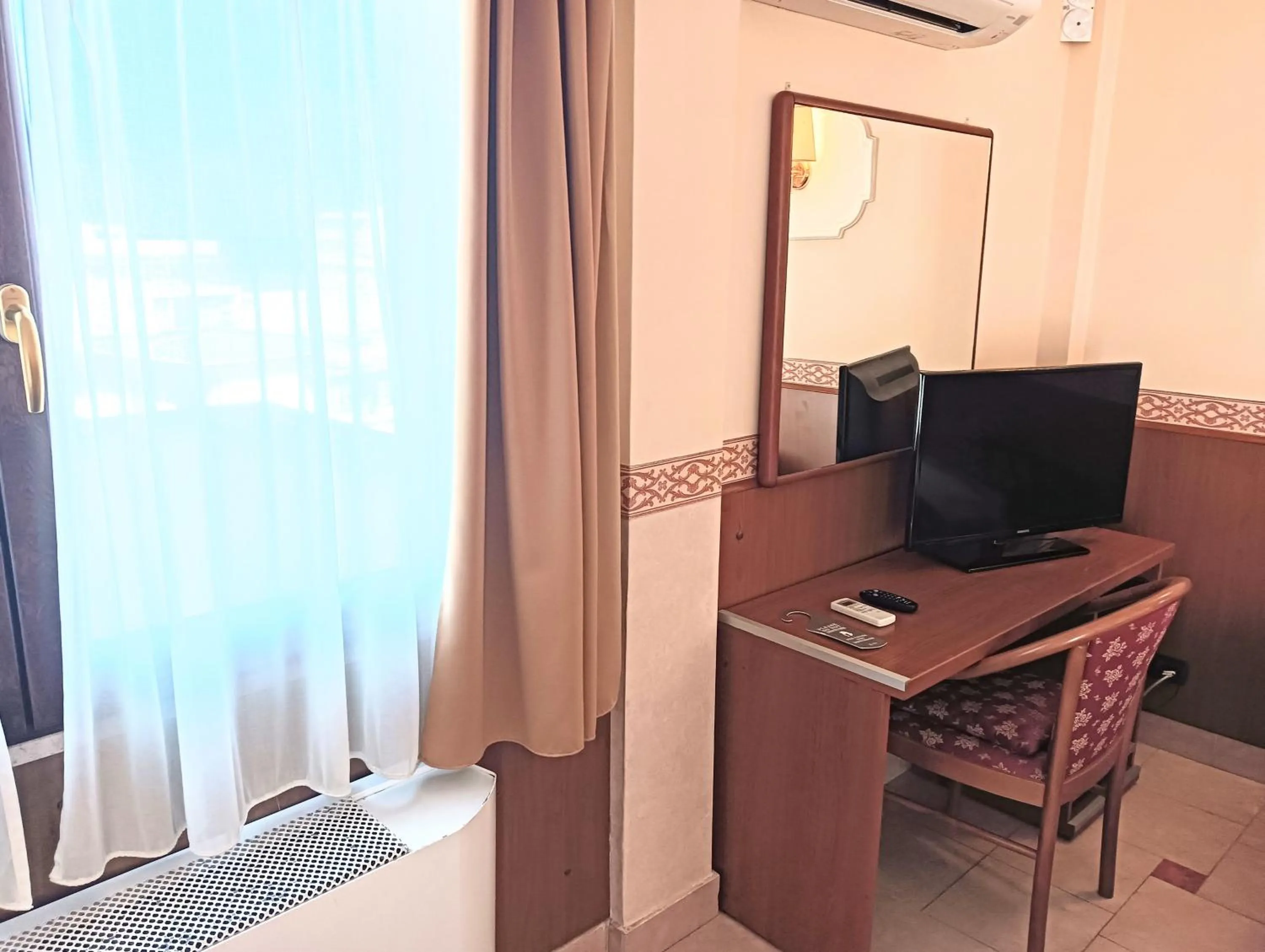 TV and multimedia in Hotel Riviera Fiumicino