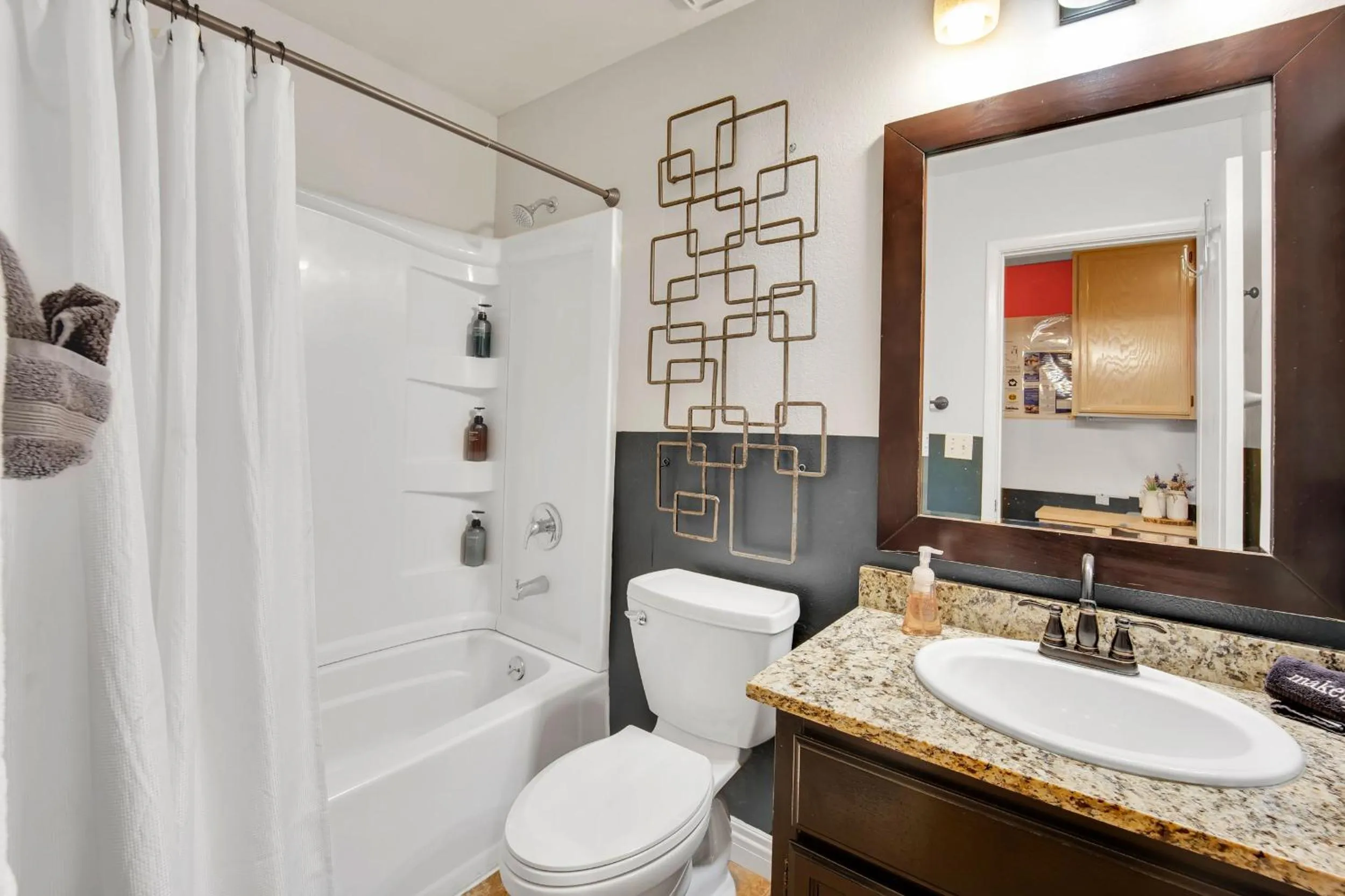 Shower in Sports Themed--Automated King Bed--Family Friendly--5 miles to Strip