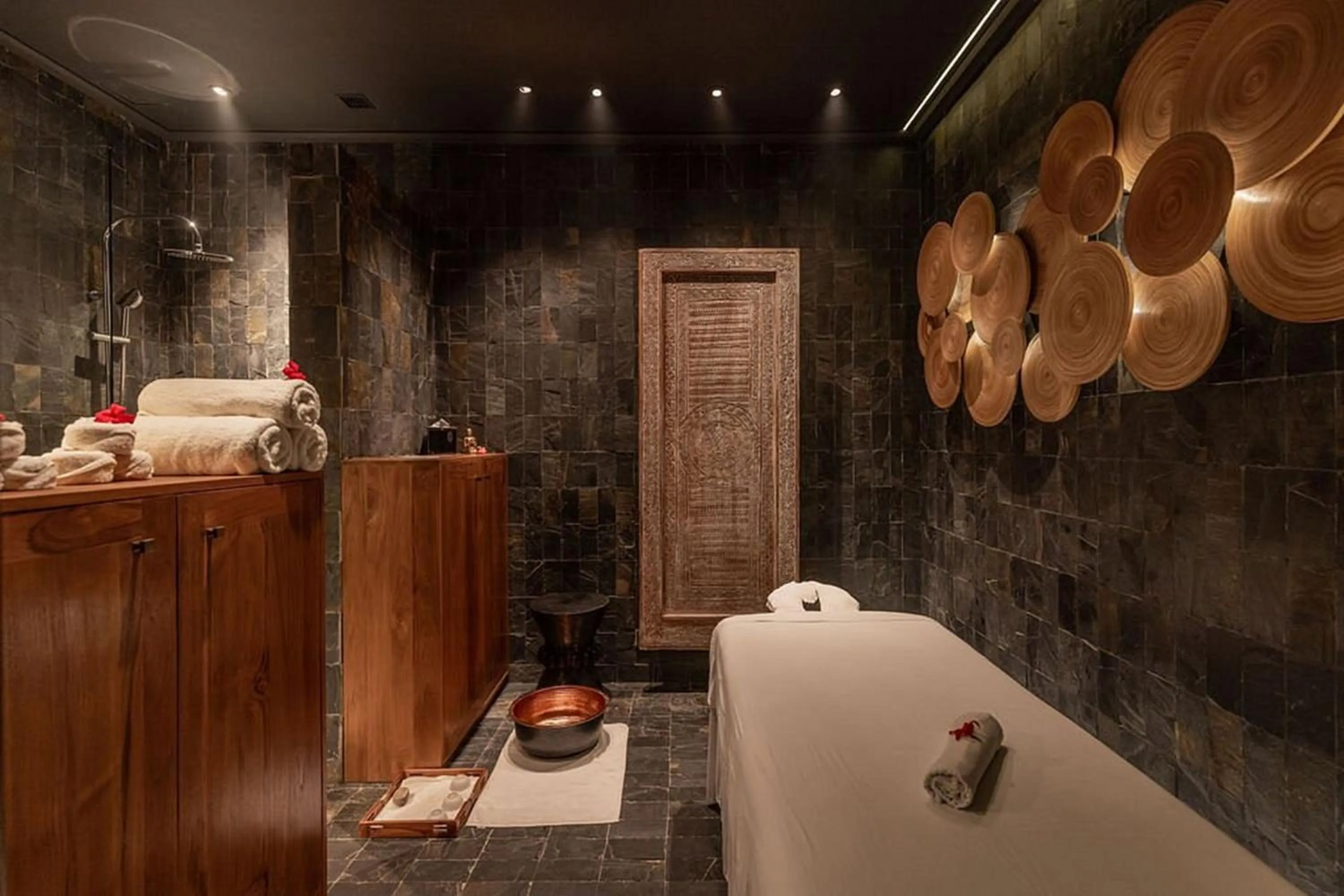 Spa and wellness centre/facilities in La Reserve 1785 Canggu - Adults Only