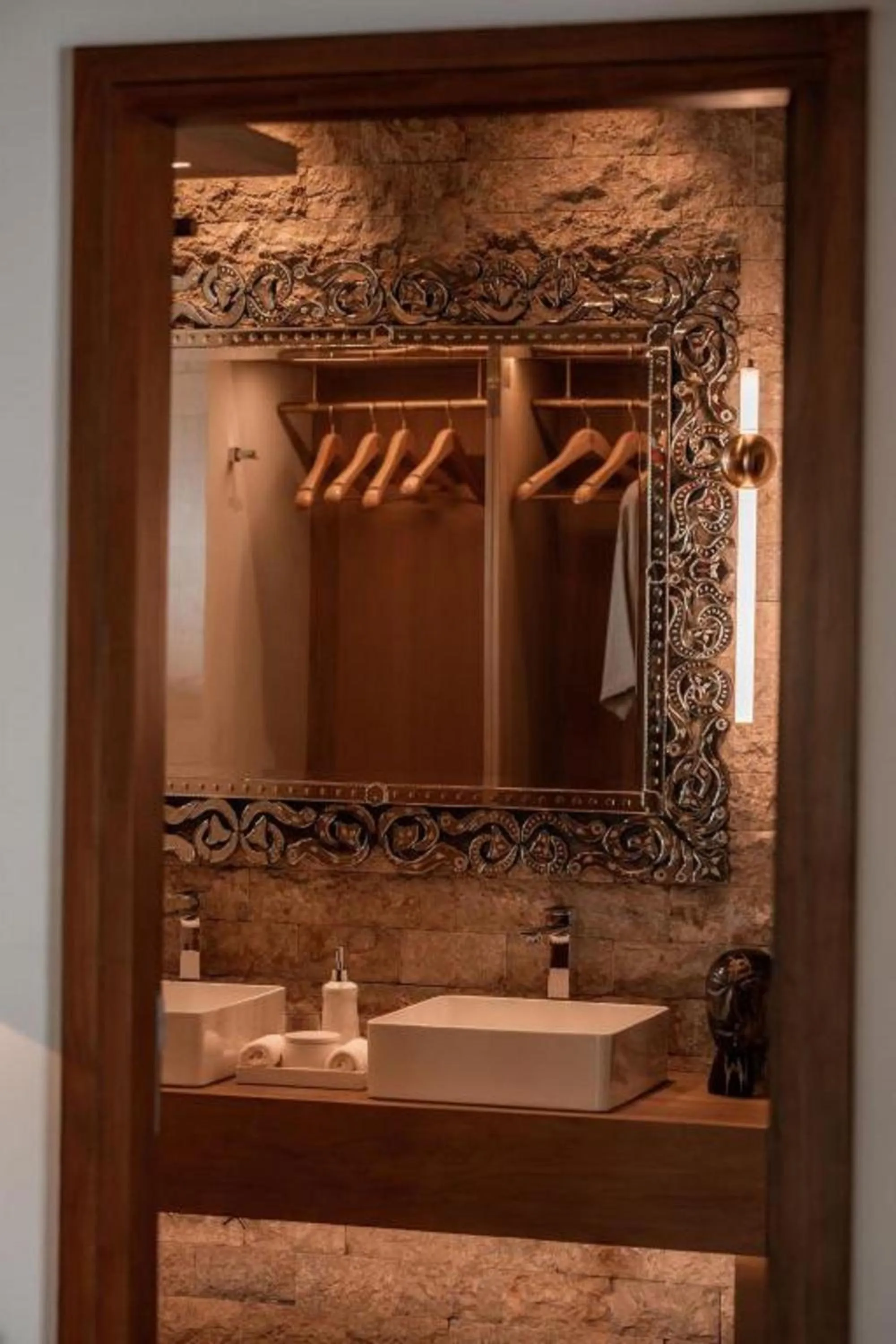 Bathroom in La Reserve 1785 Canggu - Adults Only