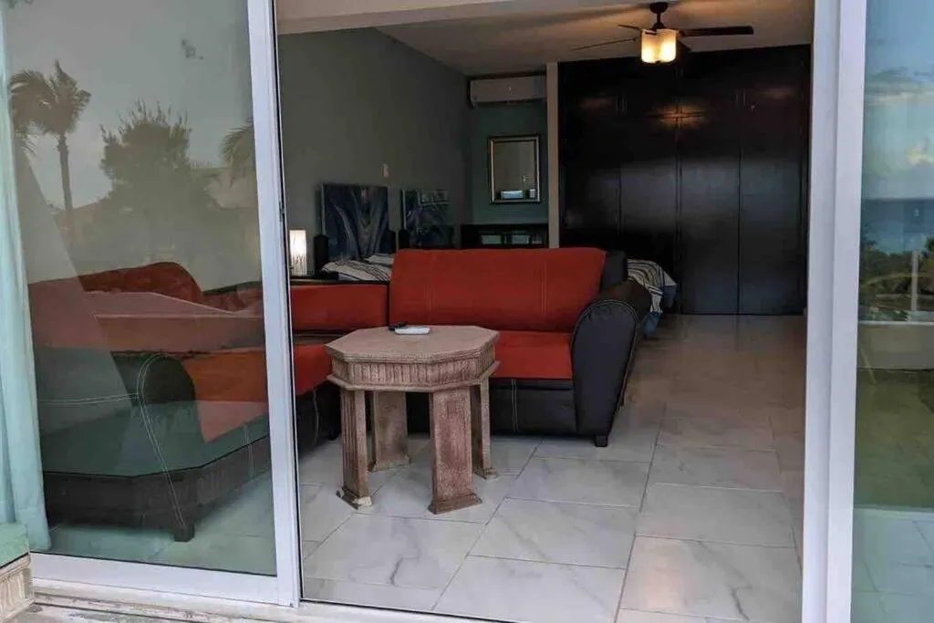 Seating area in Cancun Oceanfront, Entire Apartment