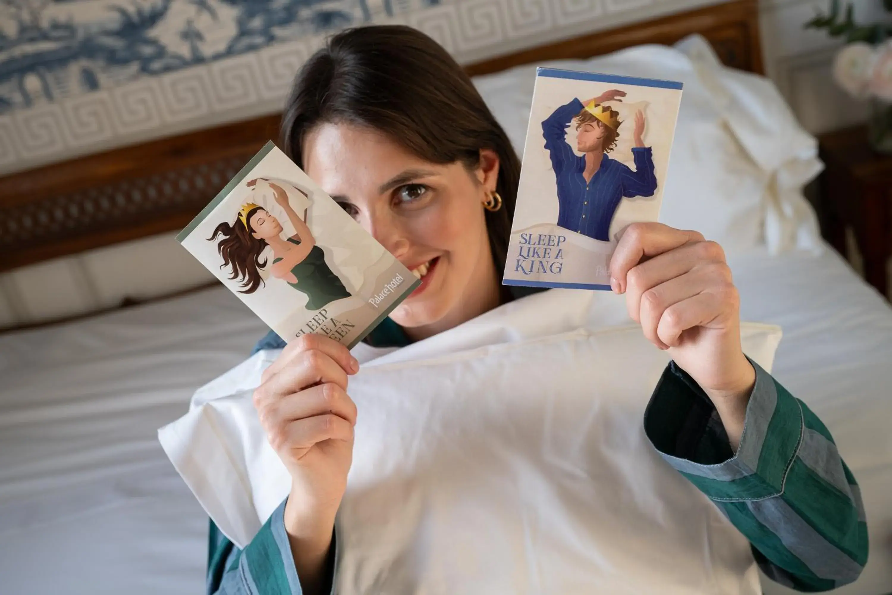 People, Bed in Palace Hotel People, Bed in Palace Hotel
