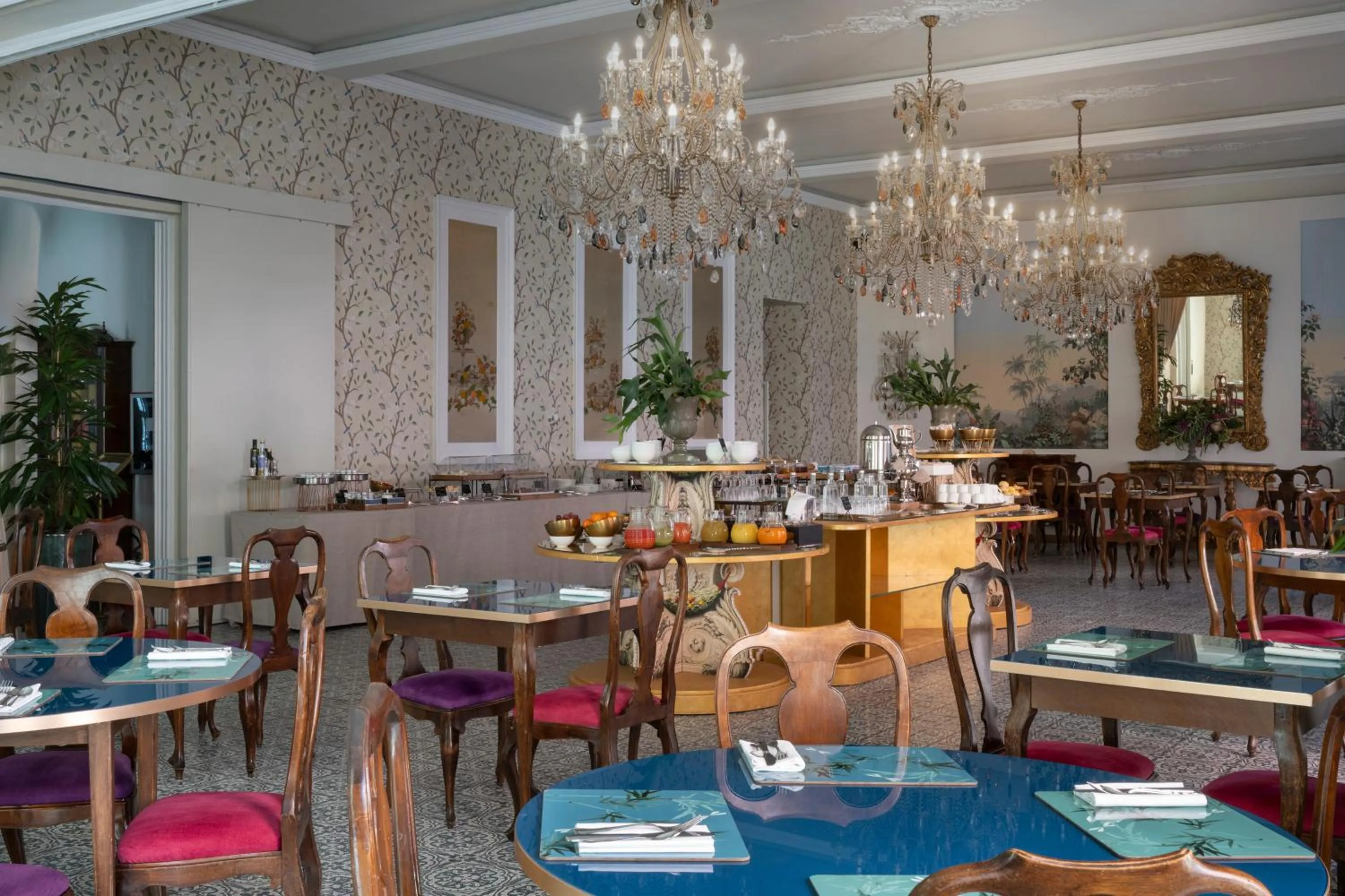 Buffet breakfast in Palace Hotel