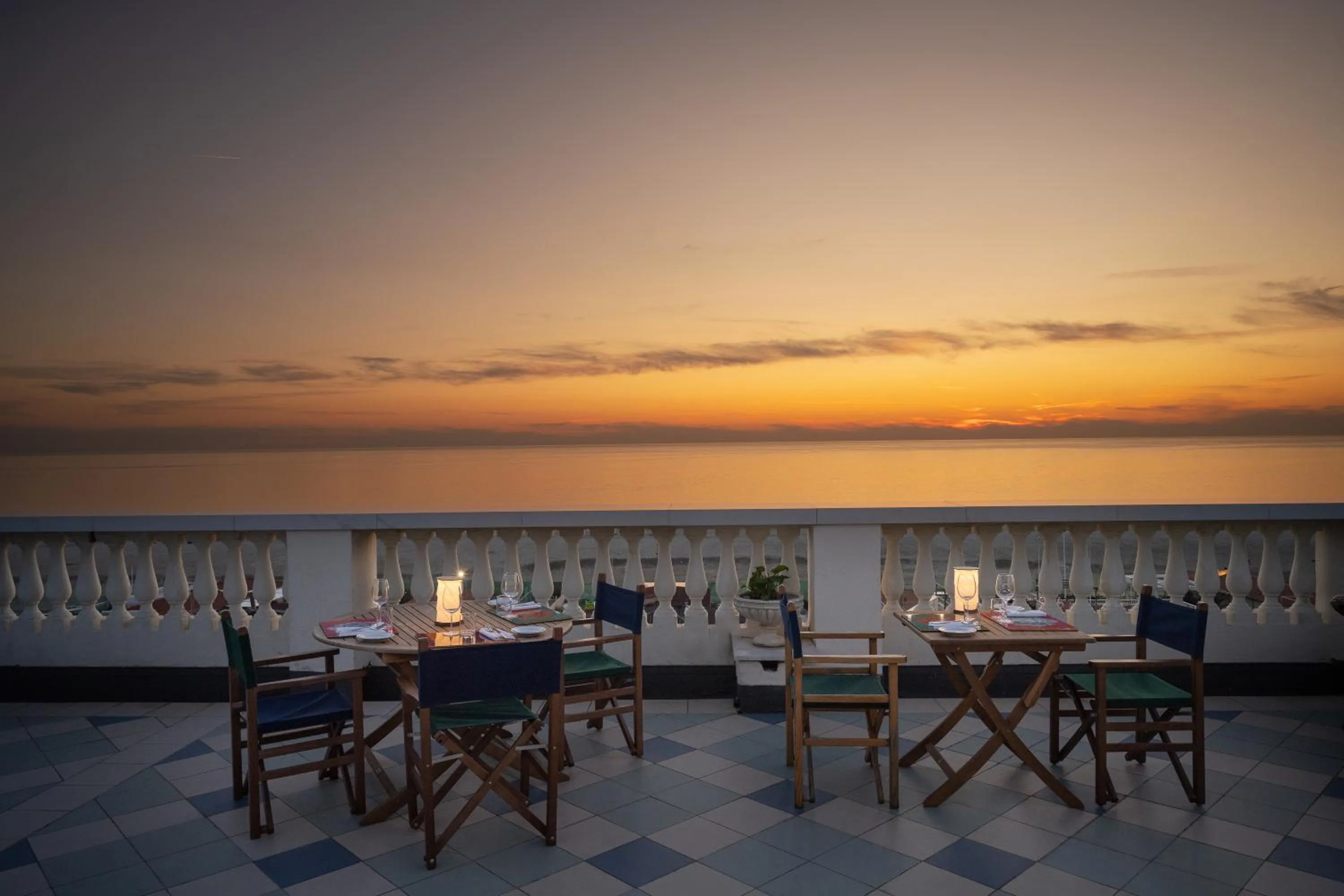 Restaurant/places to eat in Palace Hotel