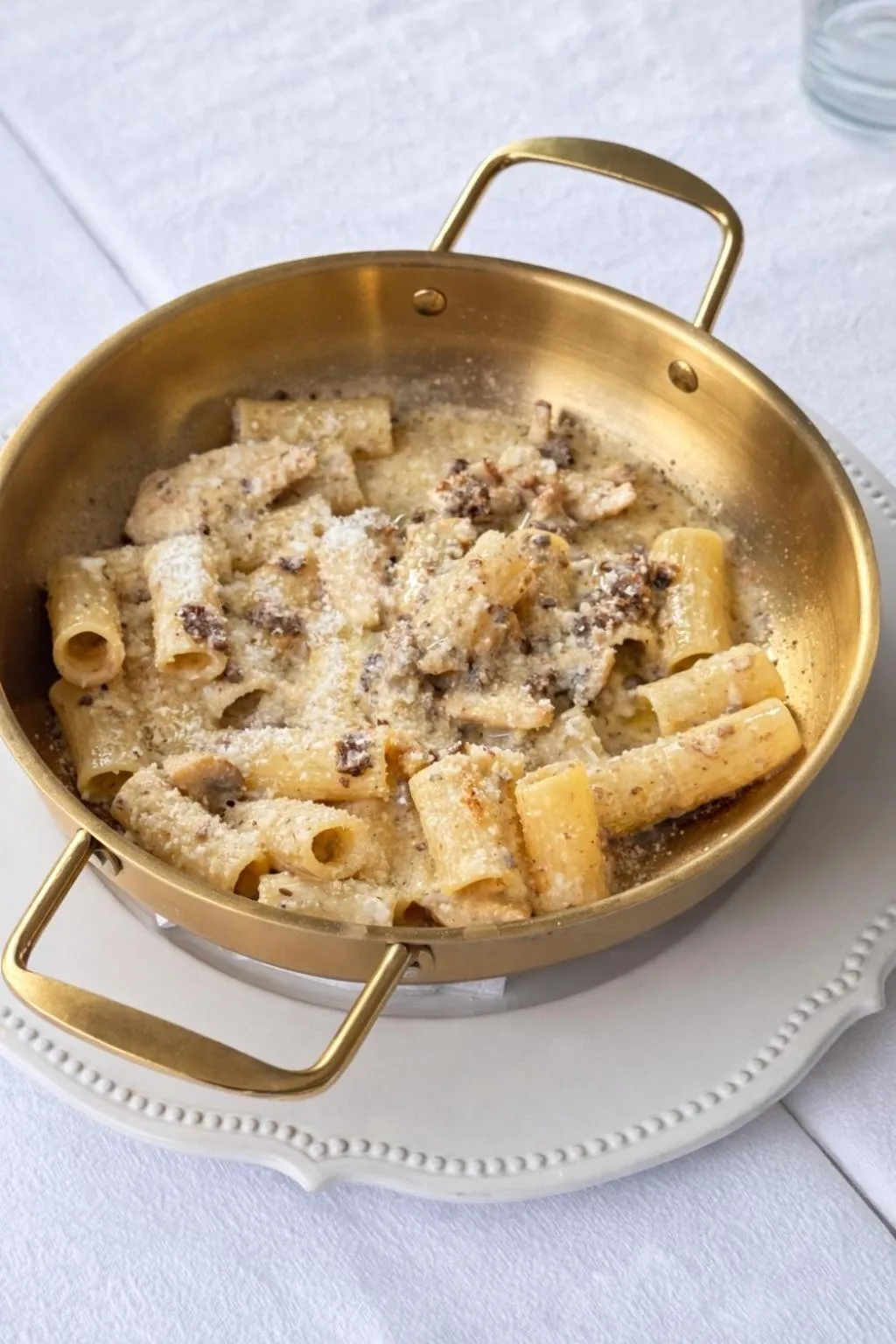 Restaurant/places to eat in La Demeure