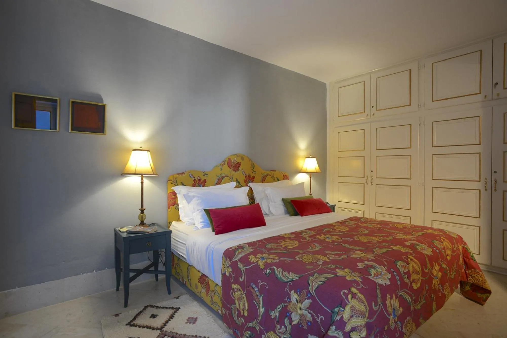 Decorative detail, Bed in La Demeure