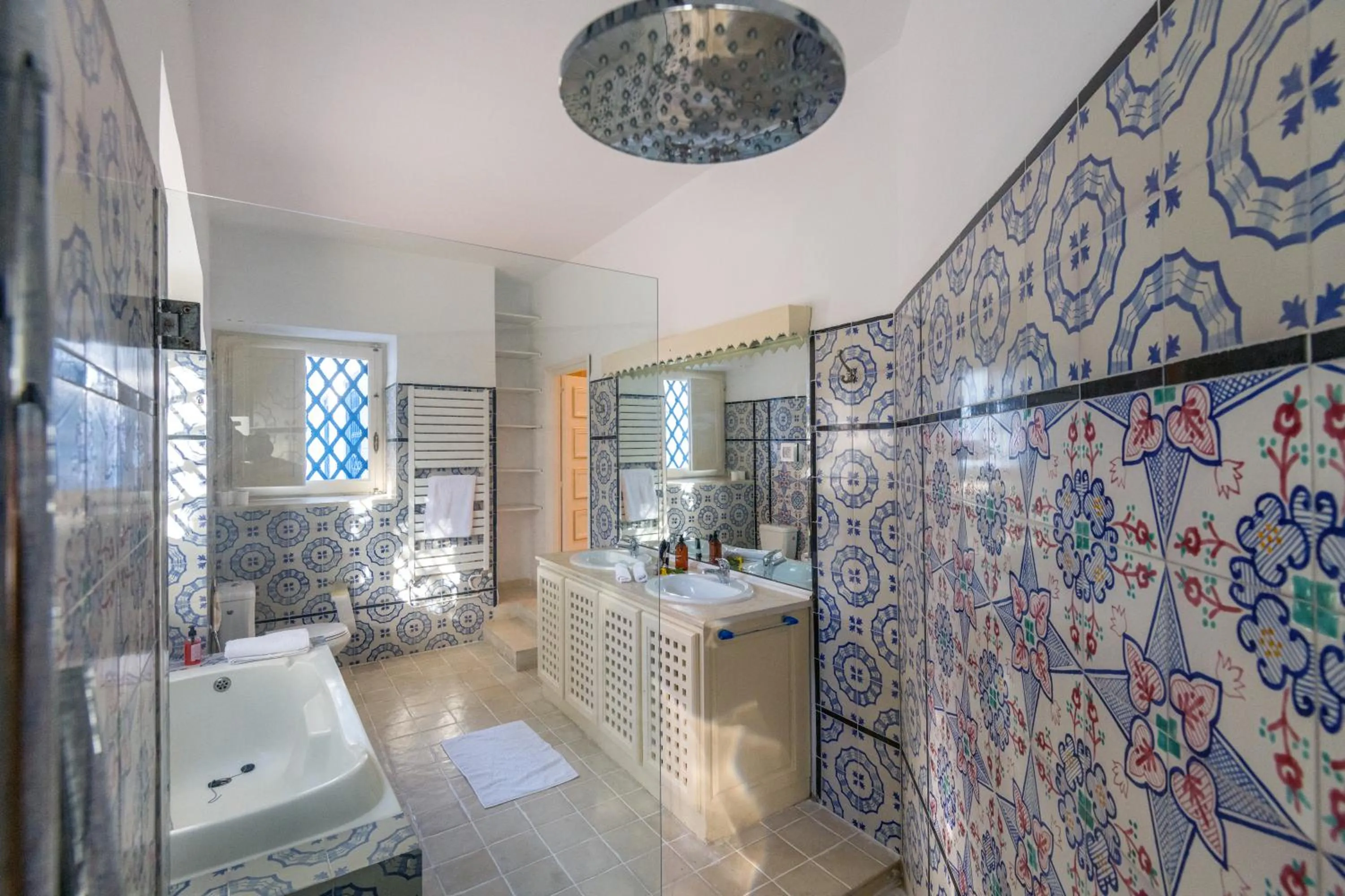 Bathroom in La Demeure