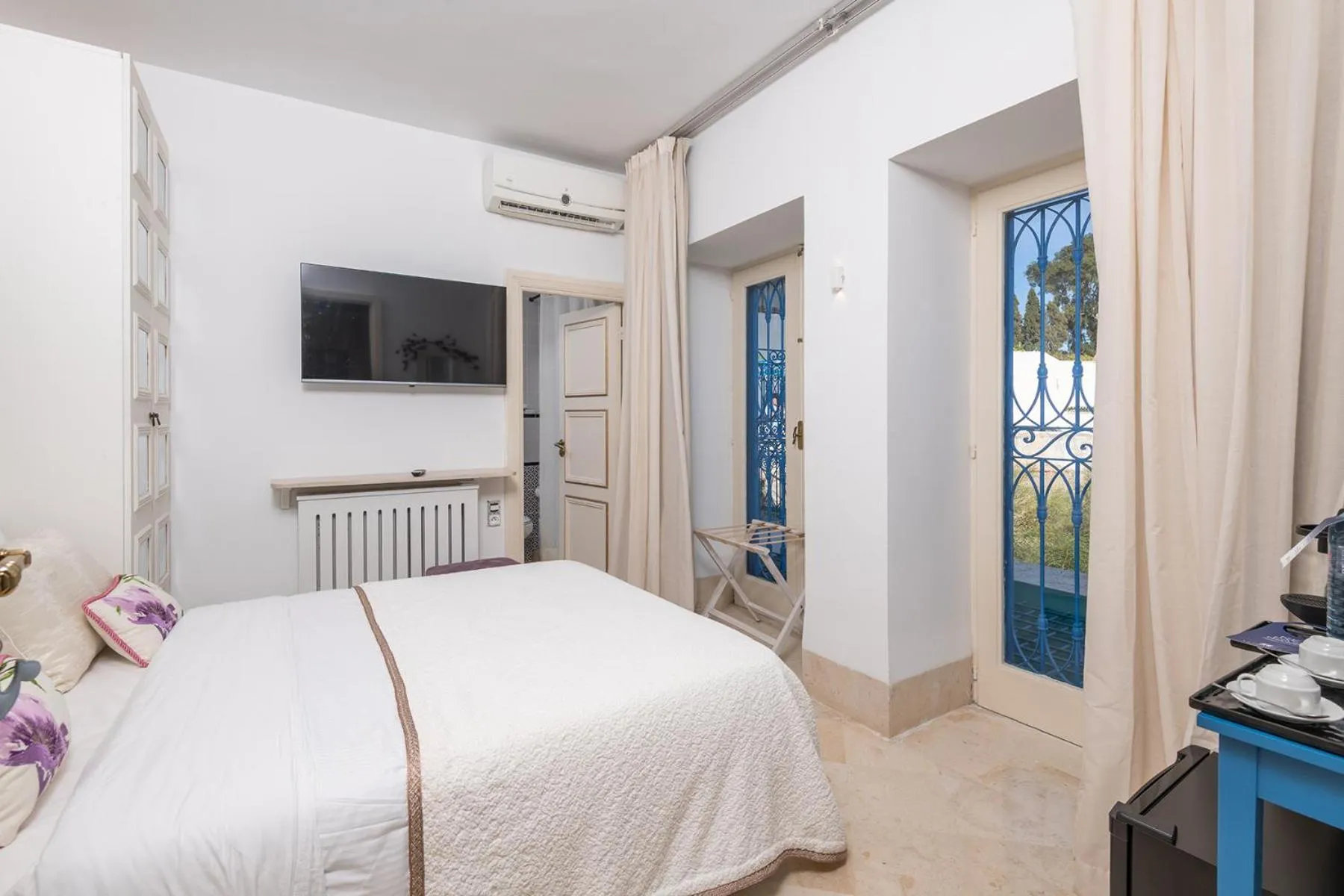 Bed in La Demeure