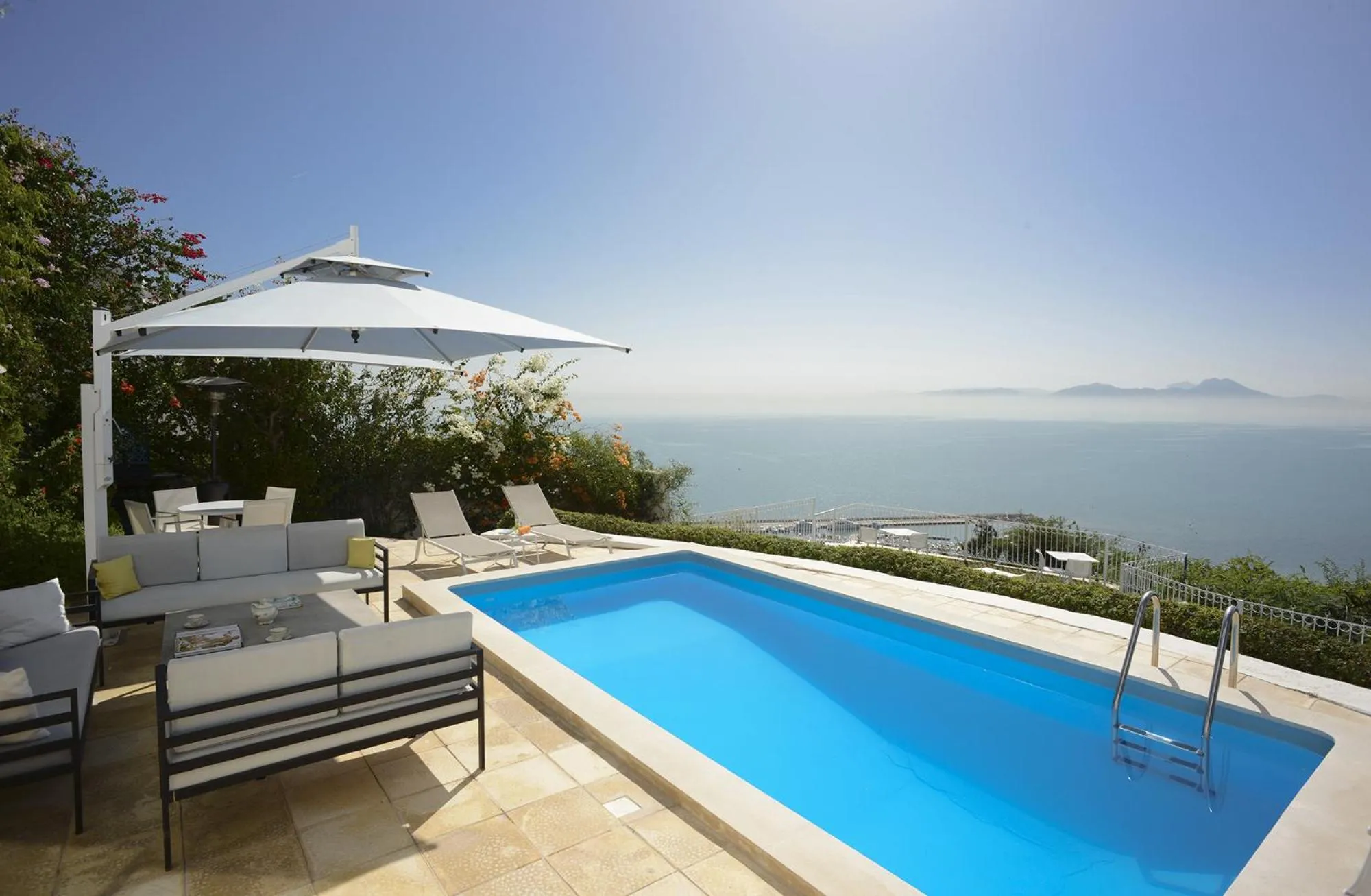 Sea view in La Demeure