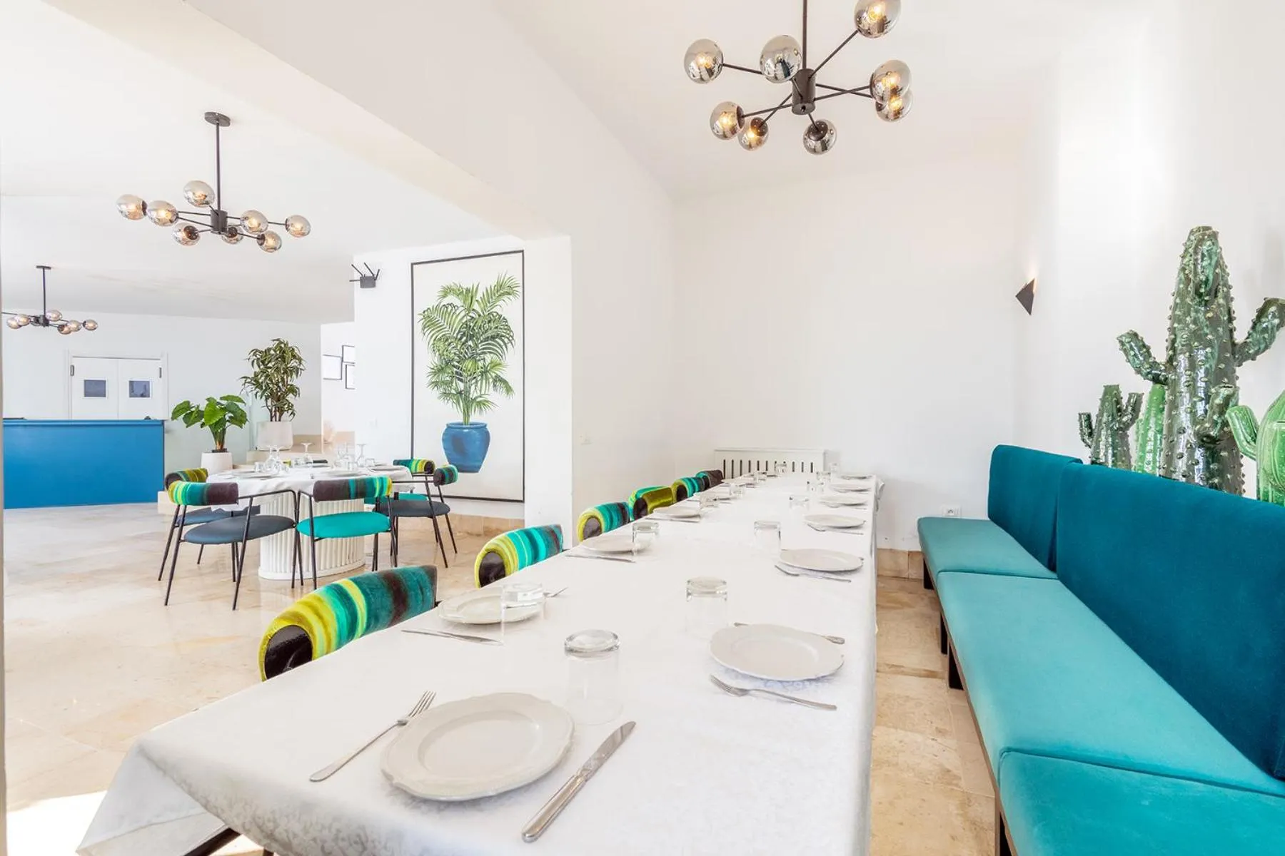 Restaurant/places to eat in La Demeure