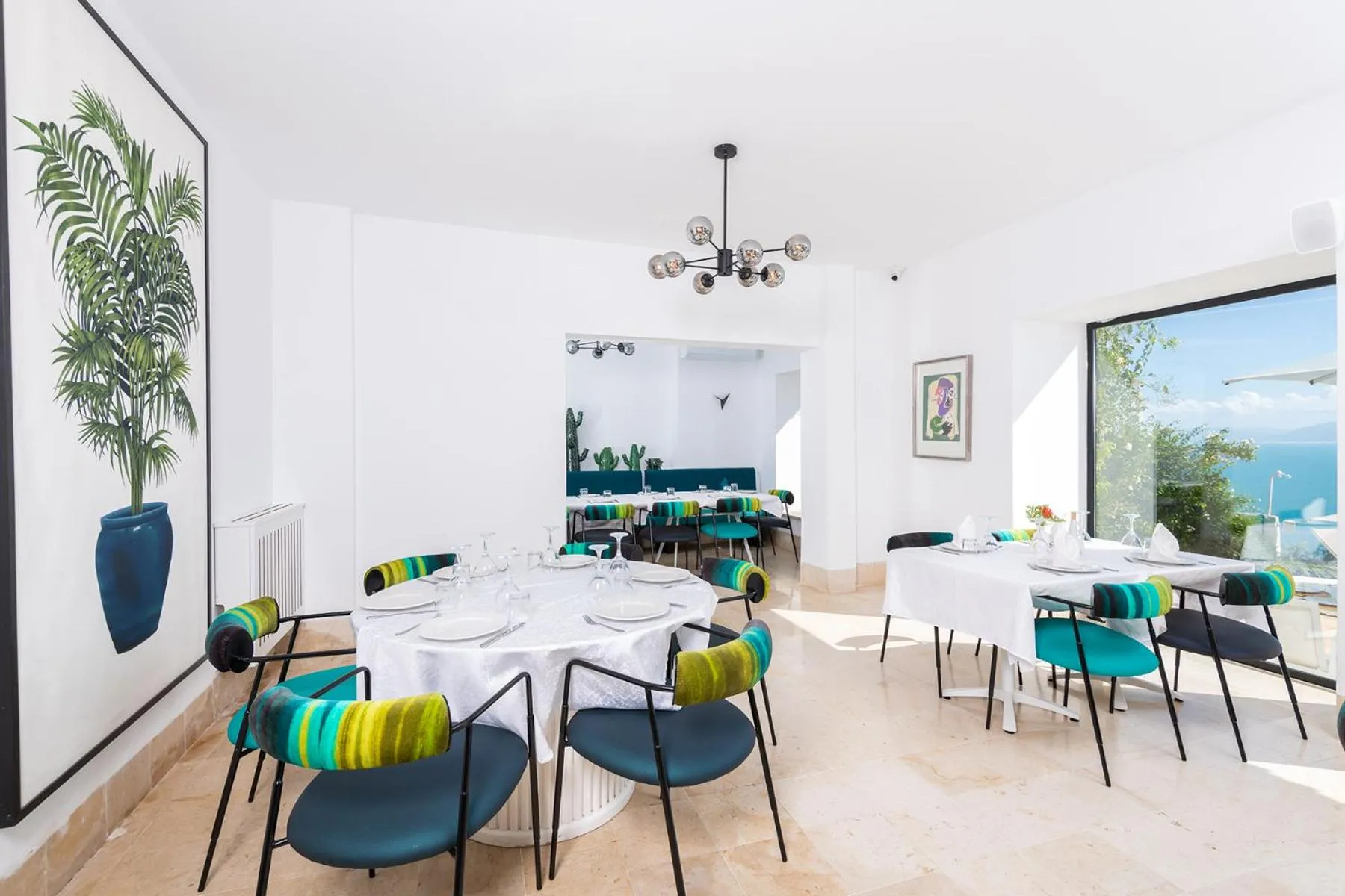 Restaurant/places to eat in La Demeure