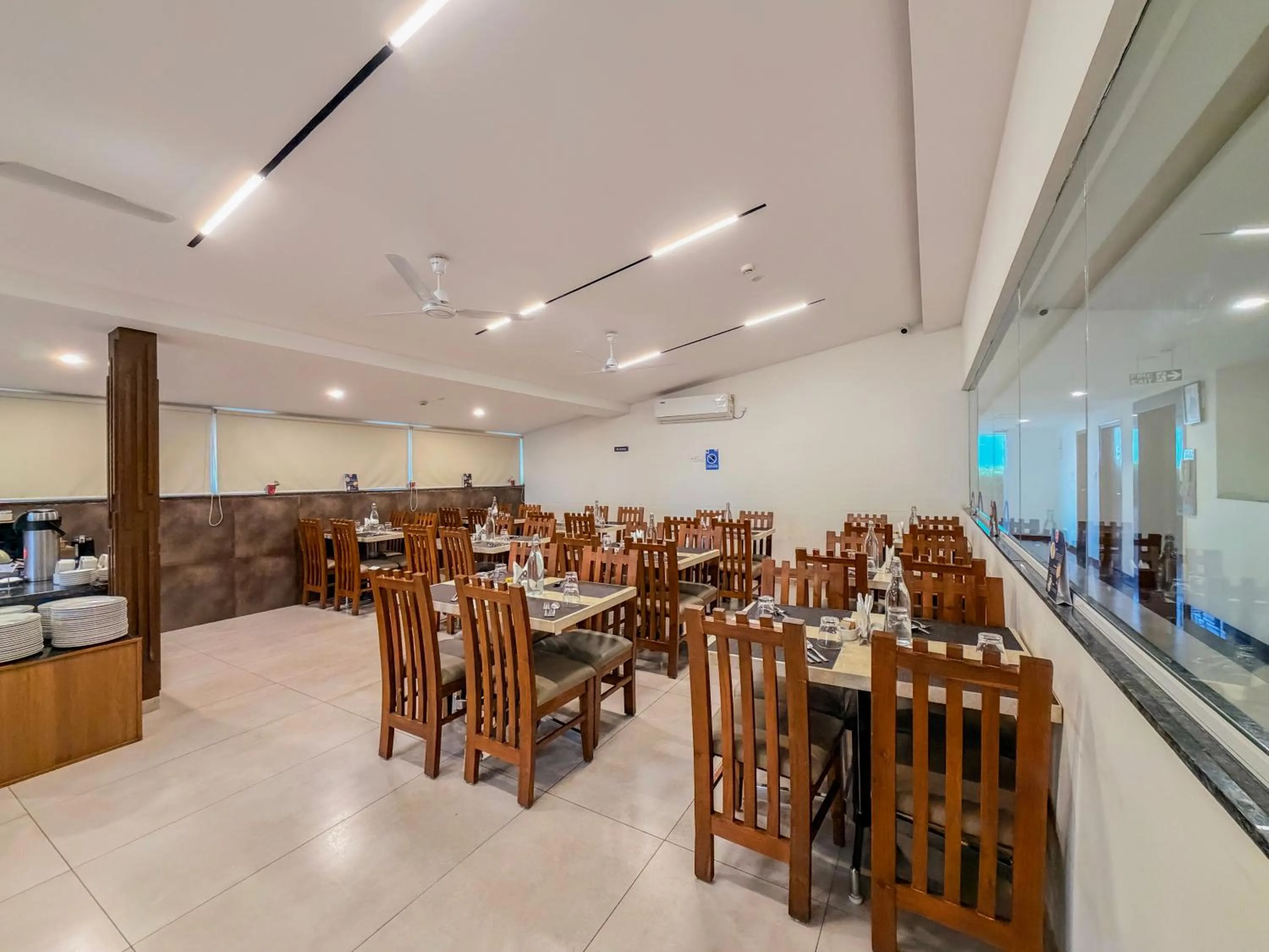 Restaurant/places to eat in Zip By Spree Hotels Brookefield