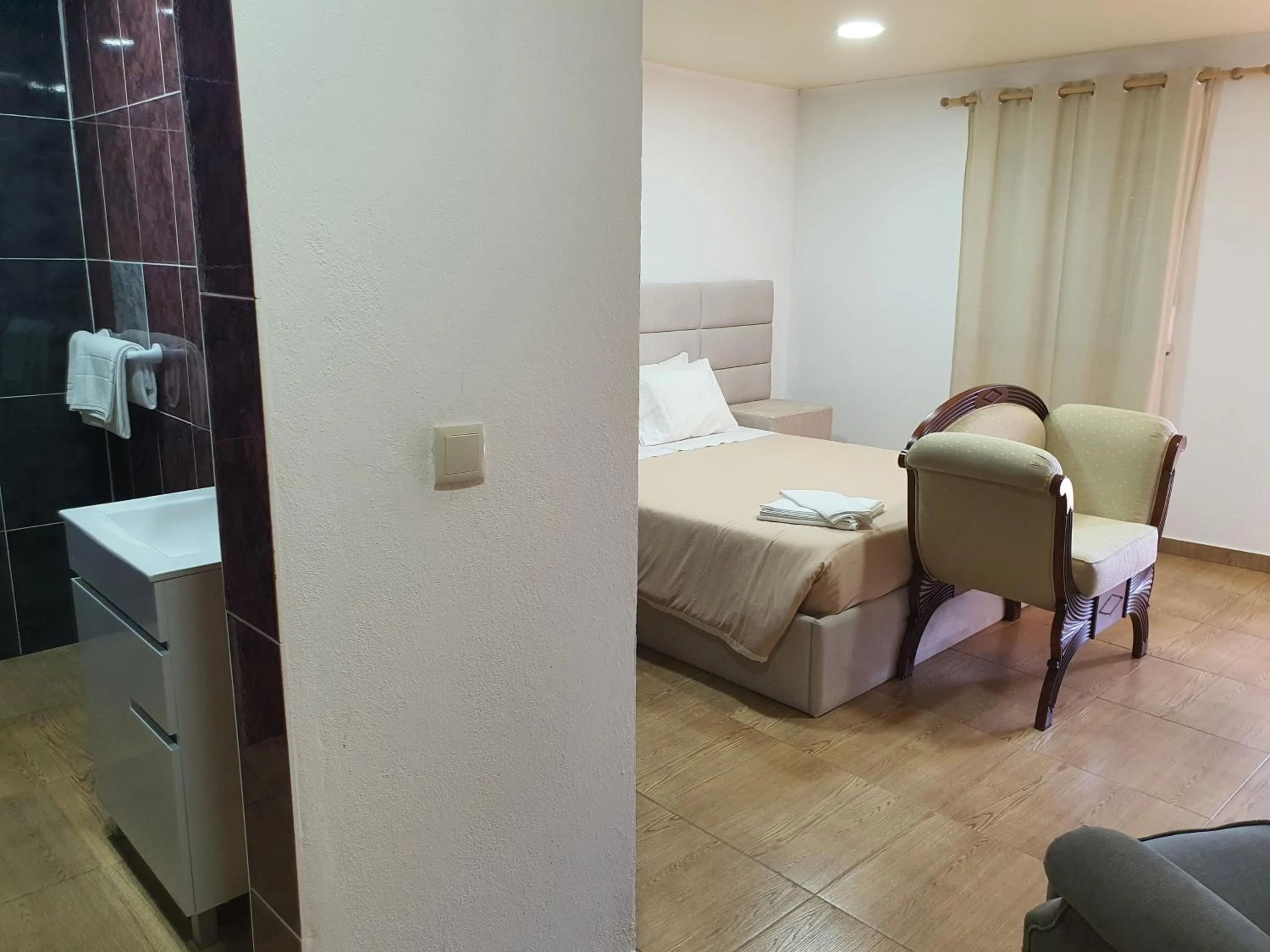 Bathroom, Bed in Gojim Casa Rural