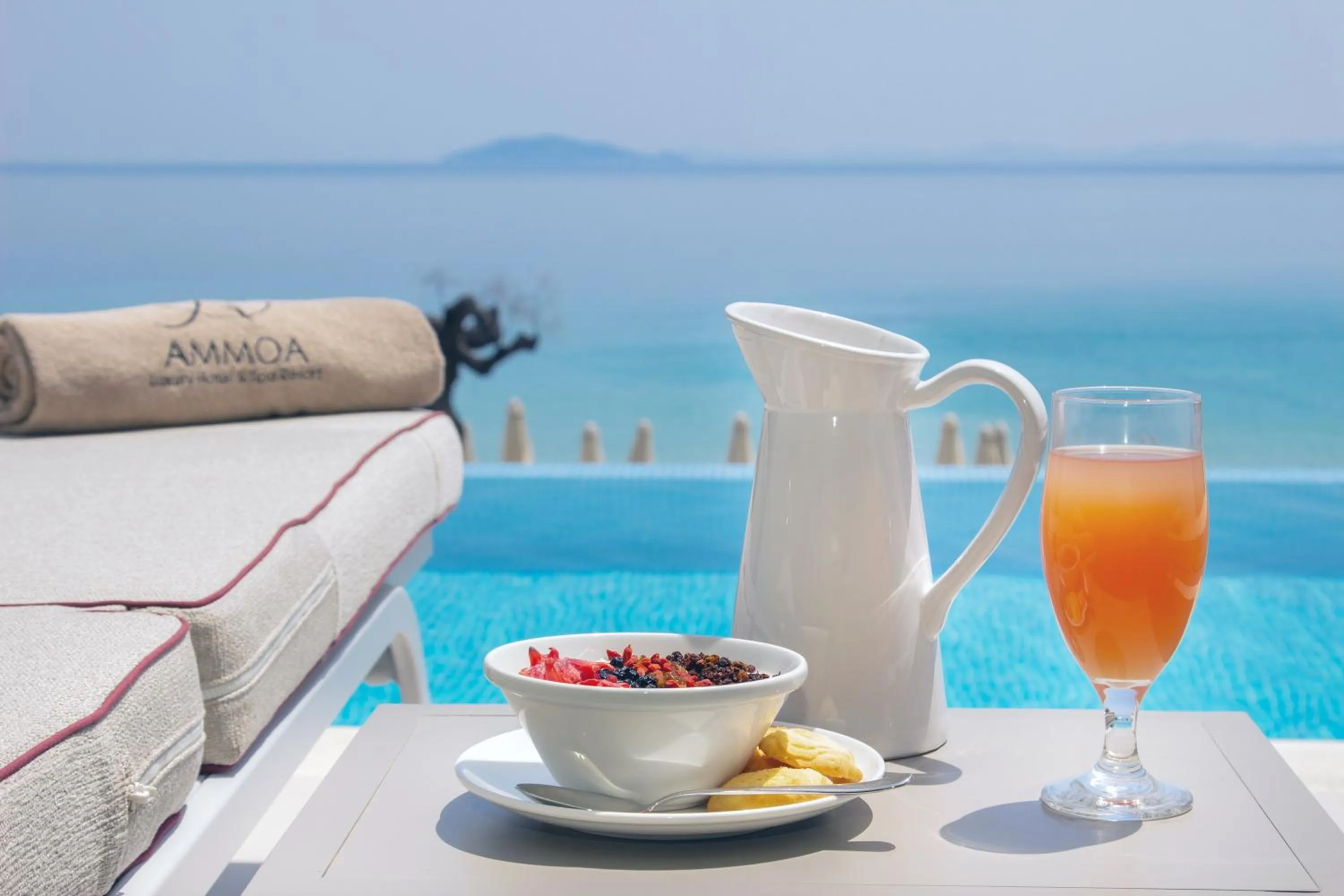 Food and drinks in Ammoa Luxury Hotel & Spa Resort