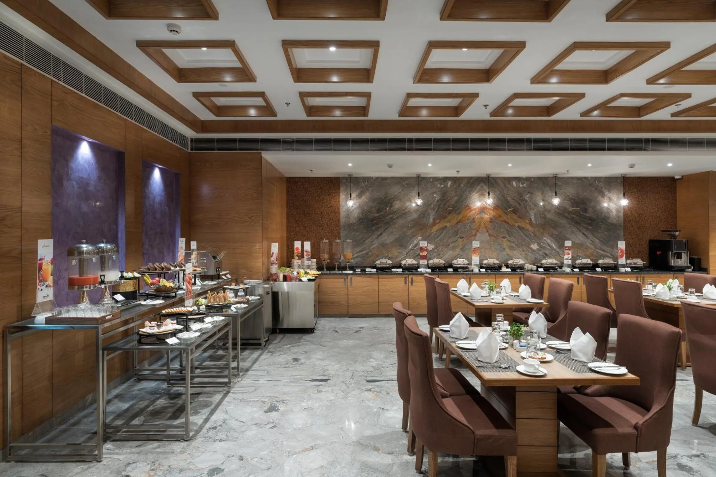 Restaurant/places to eat in Cygnett Park BL