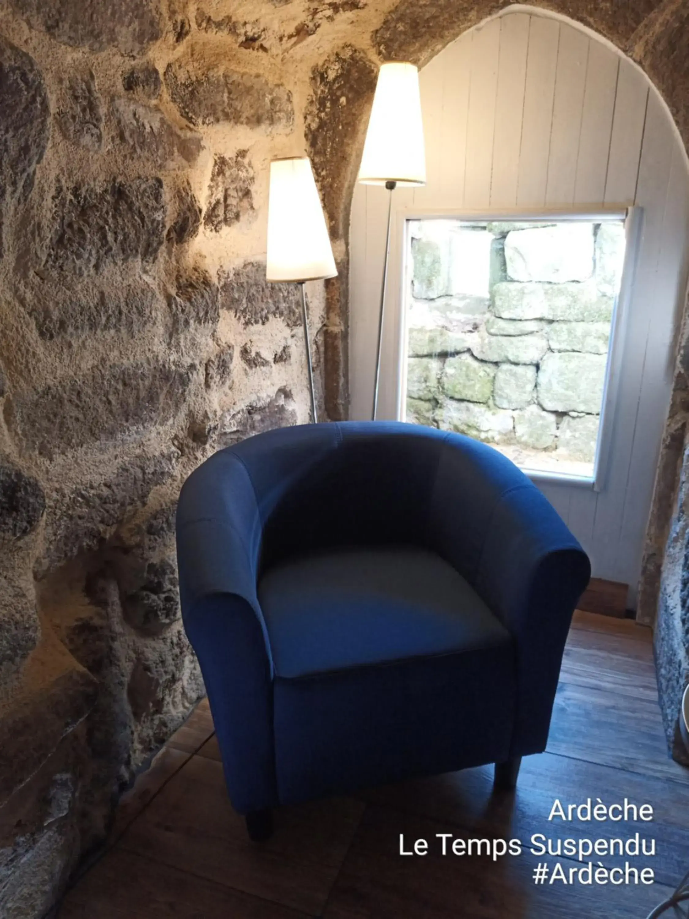 Deluxe Double Room with Bath - single occupancy in Le Temps Suspendu Deluxe Double Room with Bath - single occupancy in Le Temps Suspendu