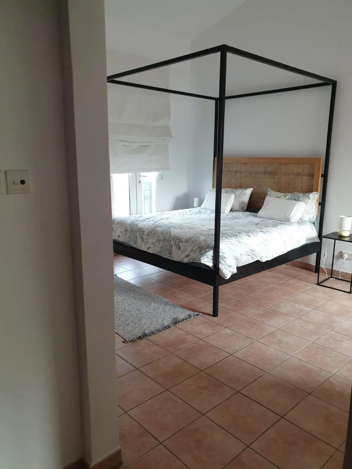 Bedroom, Bed in Cherrywood House