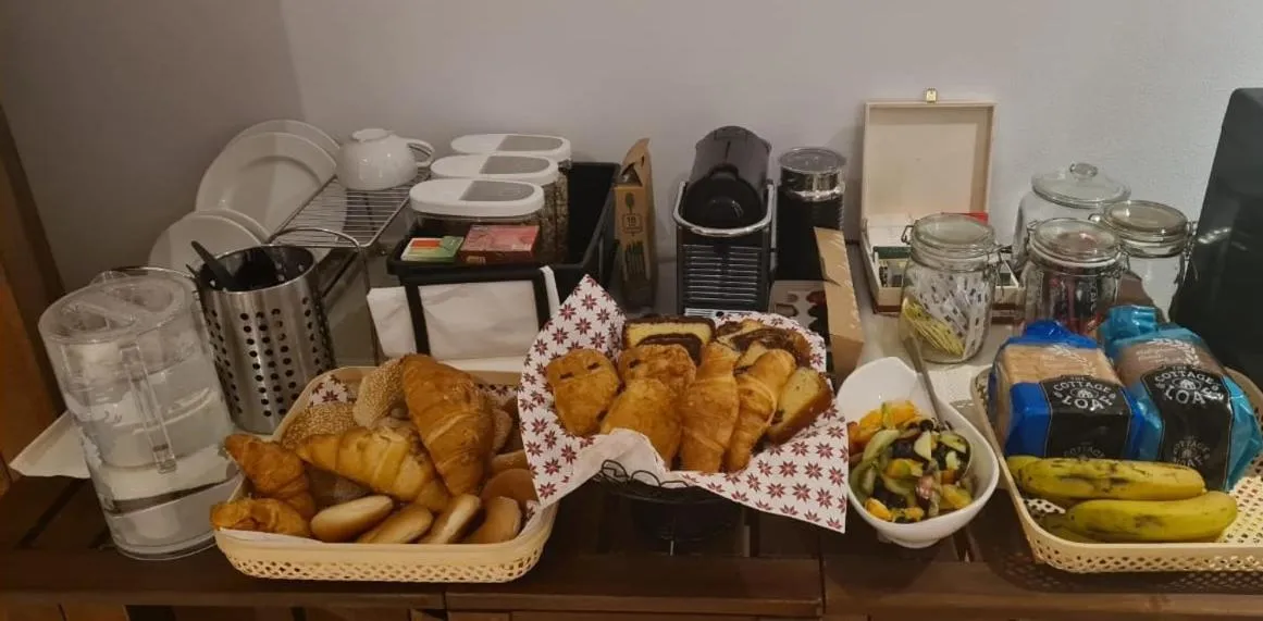 Breakfast in Cherrywood House