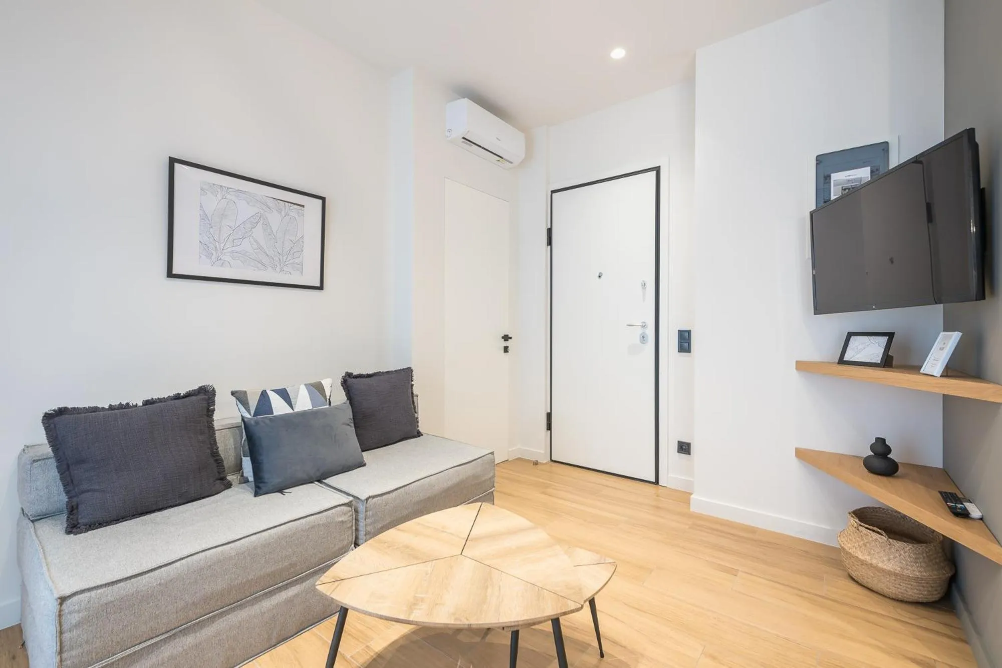 The Asprogeraka - self check-in rooms