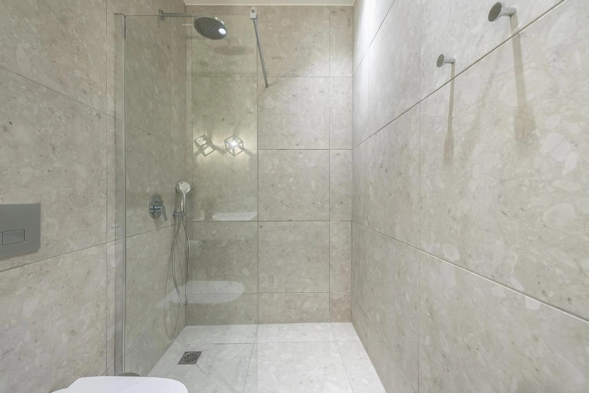 The Asprogeraka - self check-in rooms