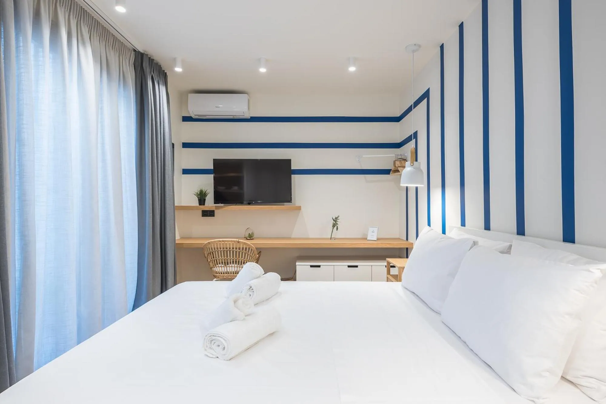 Bed in The Asprogeraka - self check-in rooms