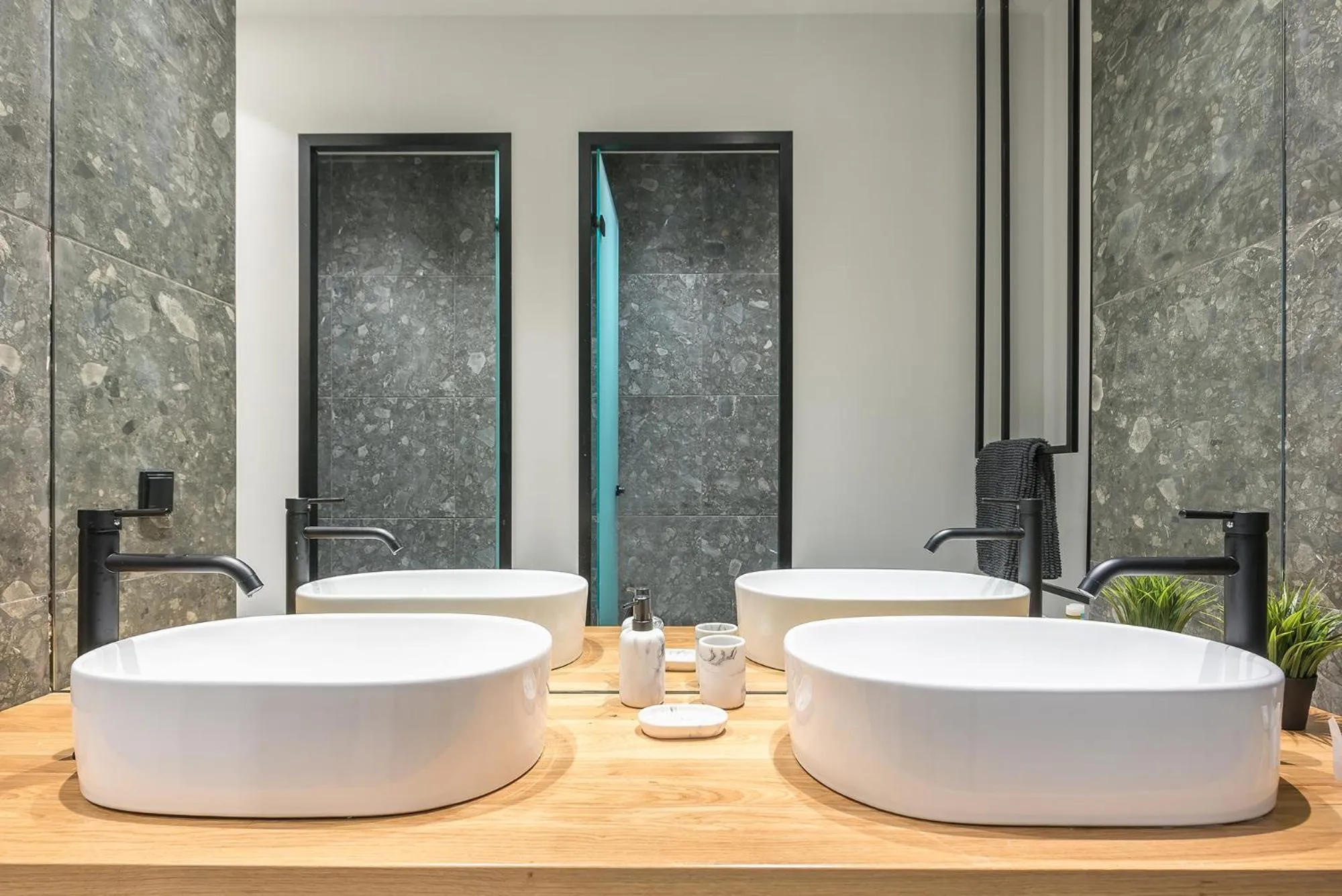 The Asprogeraka - self check-in rooms