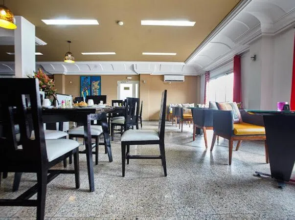 Restaurant/places to eat in Futuris Hotel